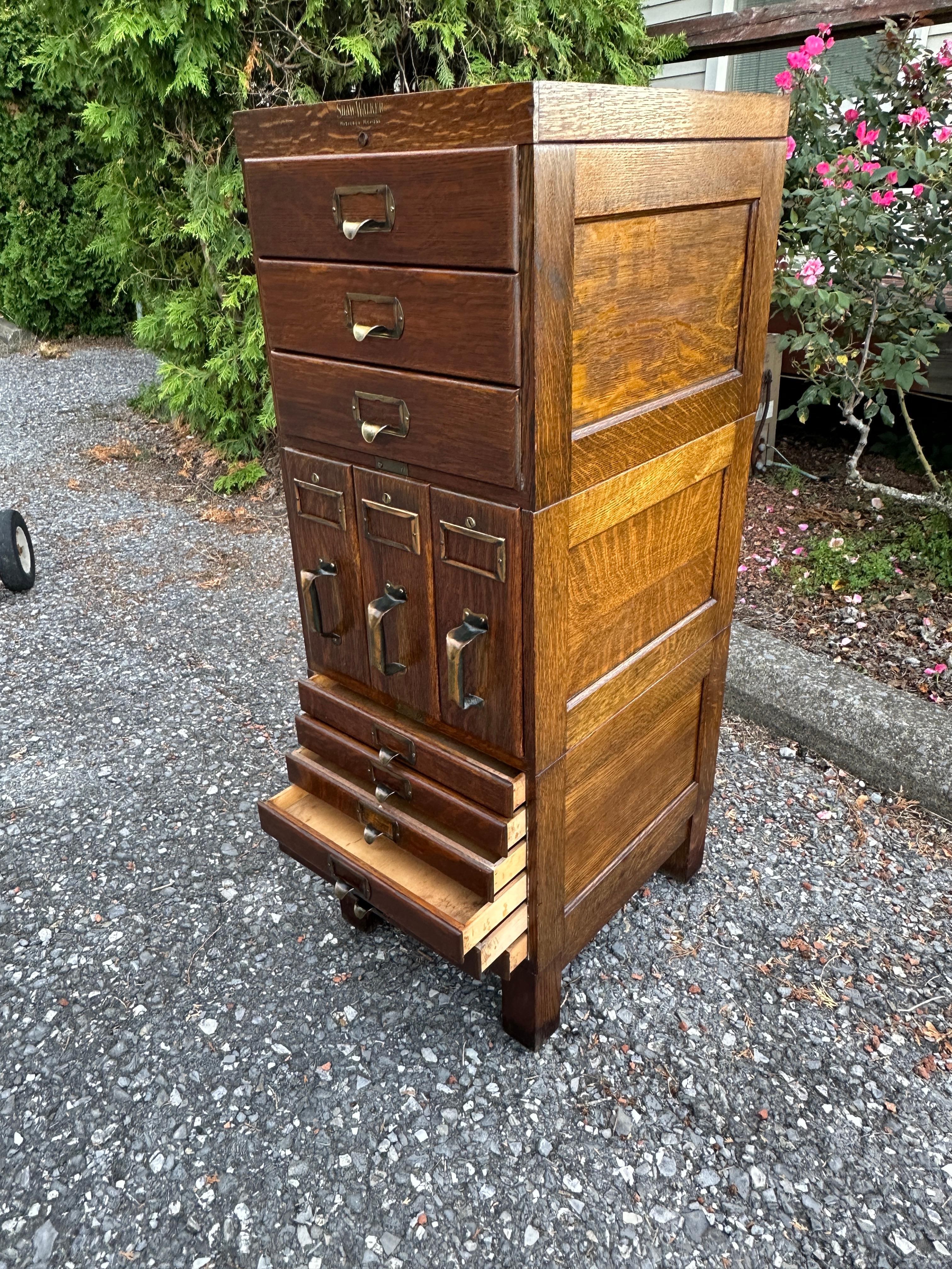 Seltene Antiquitäten   SHAW WALKER   Aktenschrank in voller Größe - W5003            VERKAUF  20% (Eichenholz) im Angebot