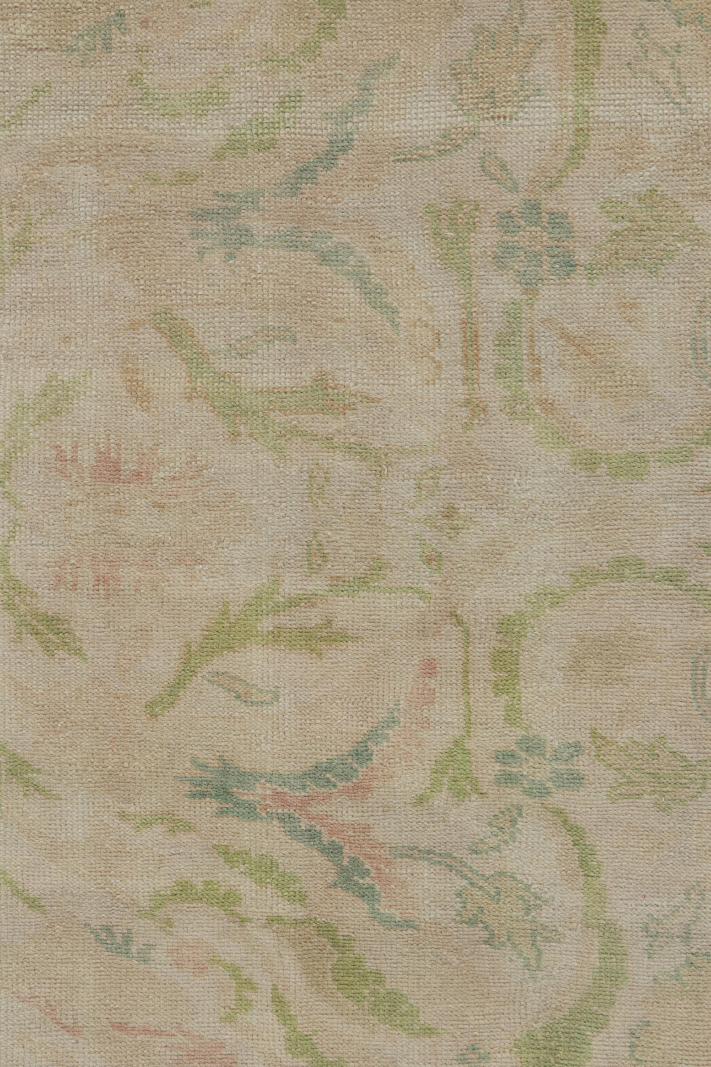 Seltener antiker Sivas-Teppich, mit rosa und grünen Blumenmustern, von Rug & Kilim (Frühes 20. Jahrhundert) im Angebot