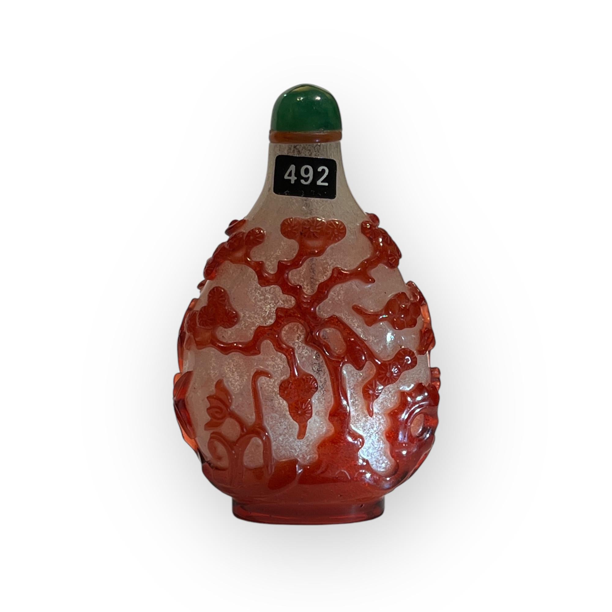 Chinois Rare tabatière ancienne recouverte de flocons de neige rouges, Chine 18e bonne provenance. en vente
