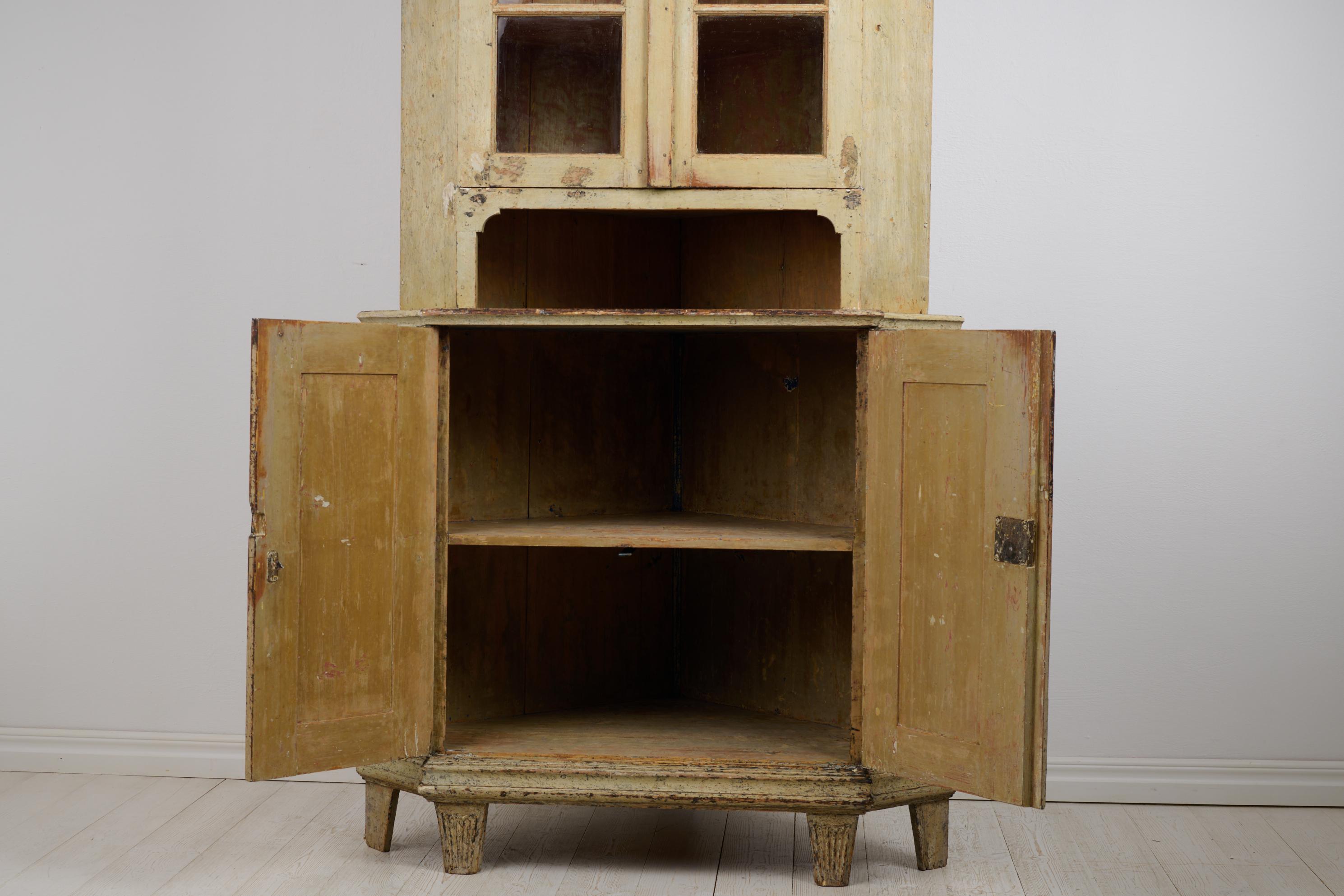 Rare Antique Swedish Gustavian Period Corner Cabinet with Authentic Glass Doors For Sale 1