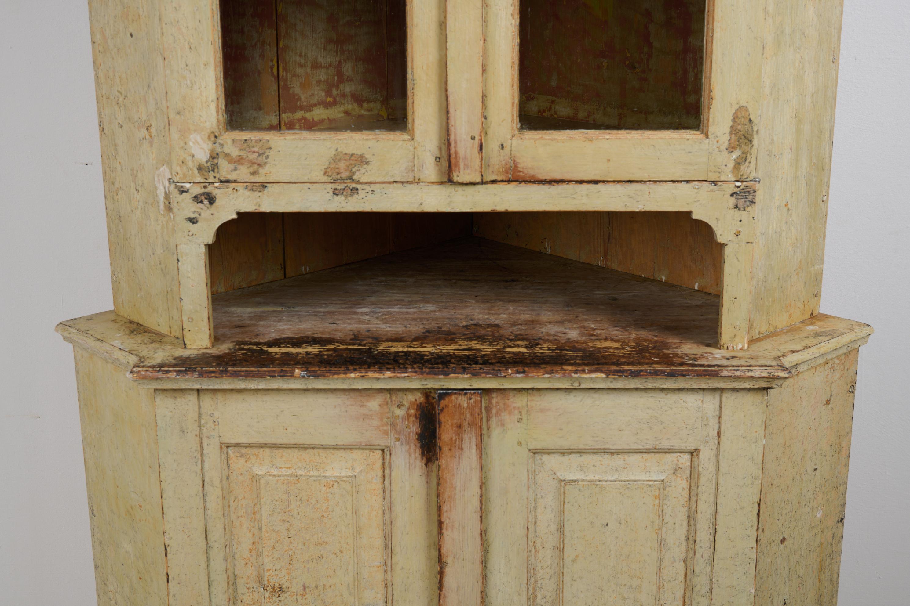 Rare Antique Swedish Gustavian Period Corner Cabinet with Authentic Glass Doors For Sale 2