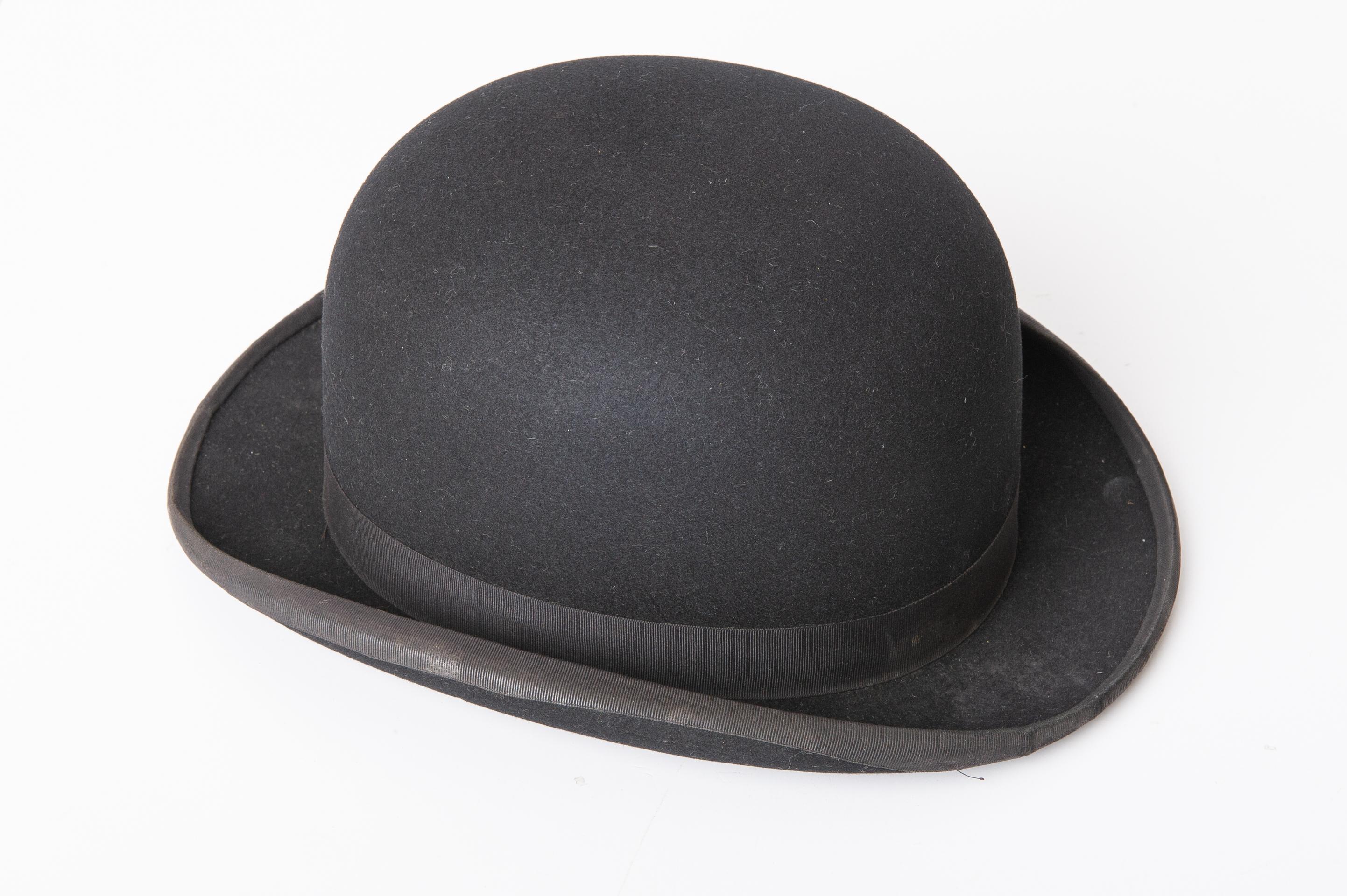From left : ------------Also sold individually---------------
1) ref. O/5509 - London fashion Bowler Hat in black felt - 1920 about - 
   G.R.Dunn & Co.Ltd - Piccadilly Circus - London -  A mainstay for both 
   nobleman and commoners, the bowler