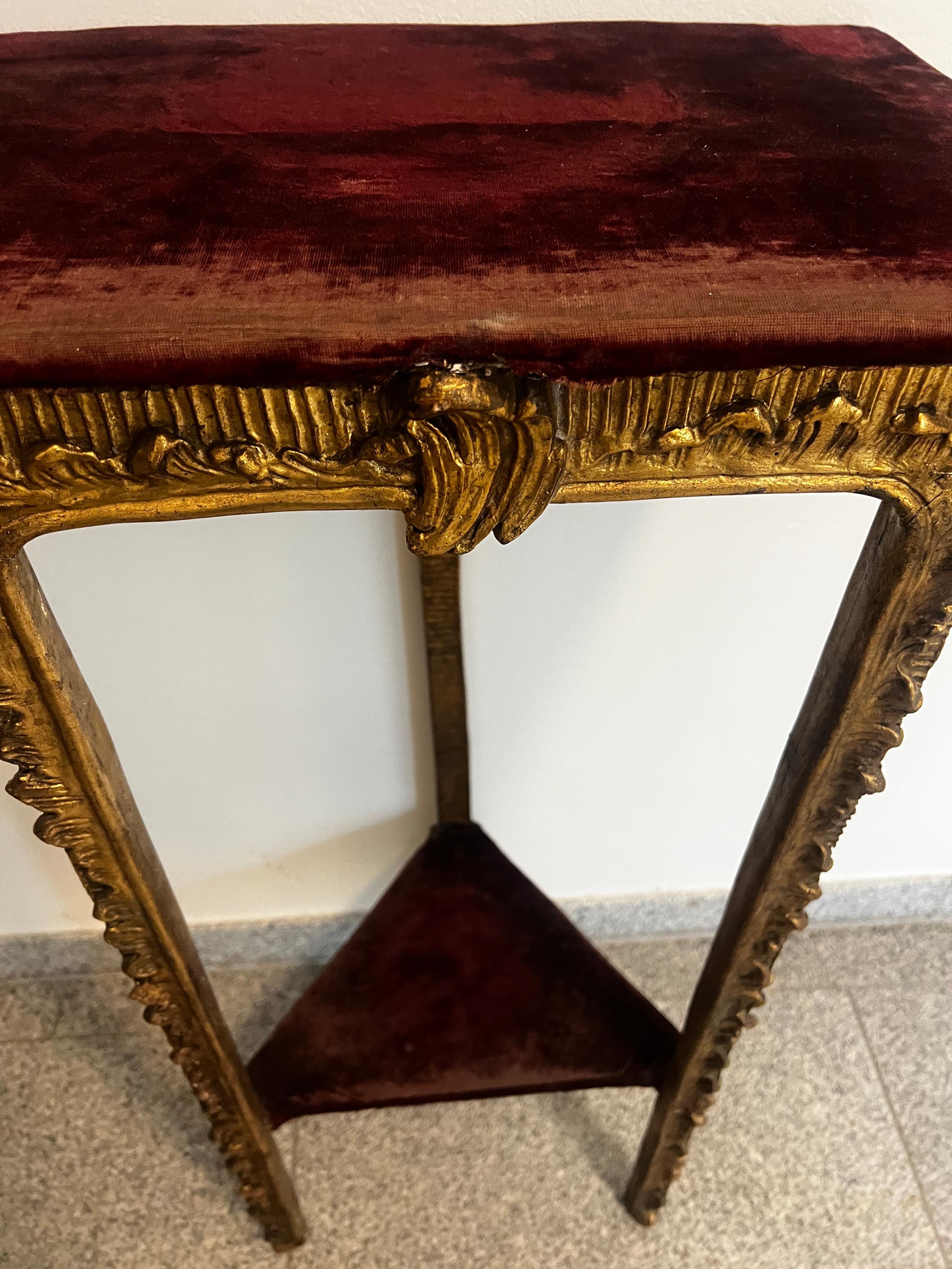 This is an extremely rare 3 leg Antique Venetian Console Table is in a wonderful condition and is very stable. It is a great way to display your Item of any kind, whether it is a Sculpture or a Vase.
The Top of the Table has an Original Venetian