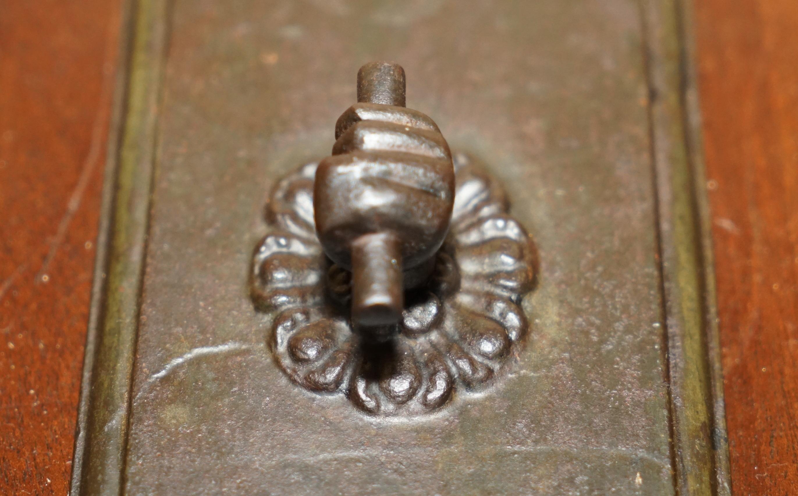 19th Century RARE ANTIQUE VICTORIAN A KENRICK & SONS N°5 CLENCHED FIST BRONZE PAPERWEIGHt For Sale