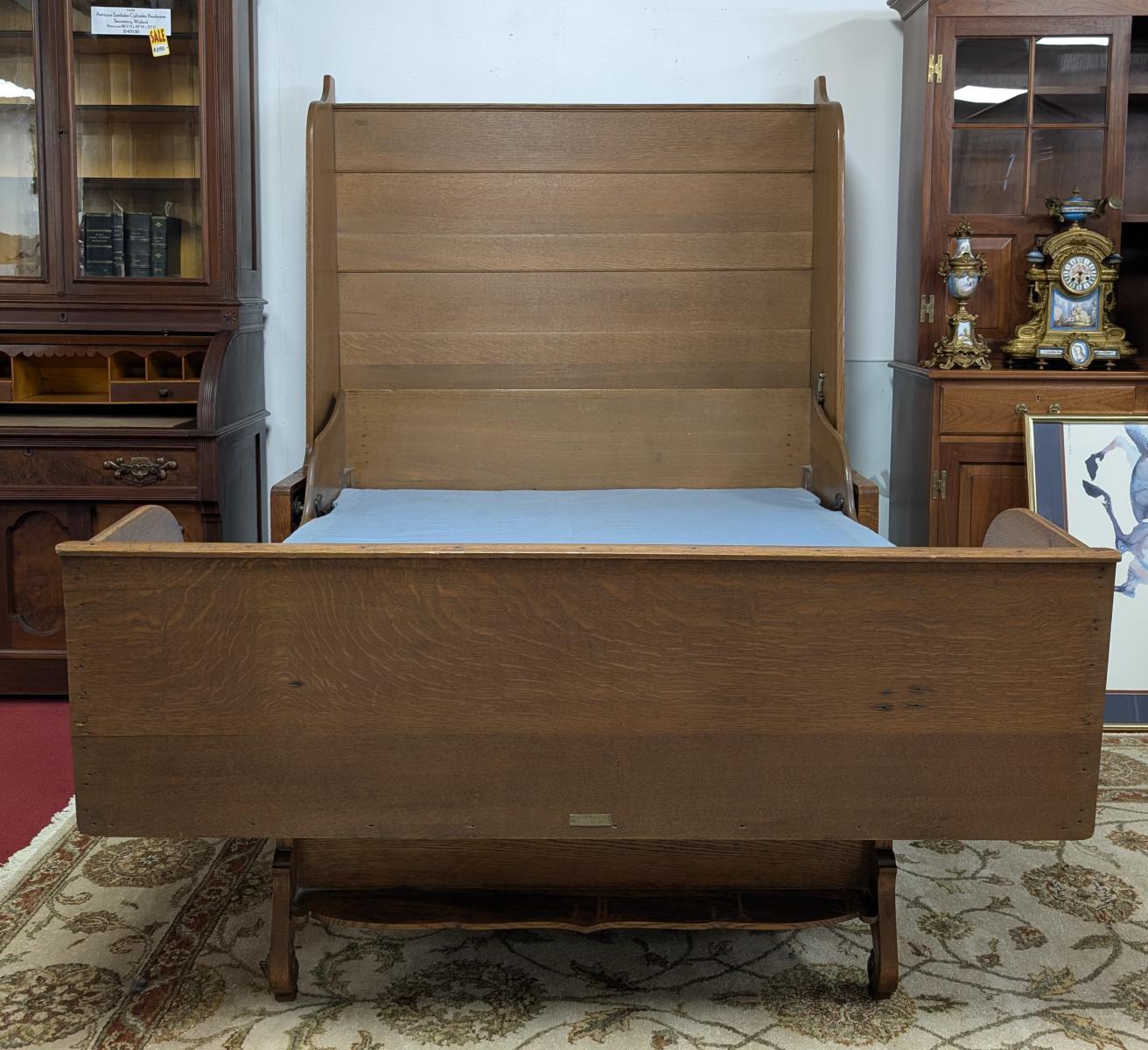 RARE Antique Victorian Windsor Folding Full Size Oak In Good Condition For Sale In Oakwood, GA