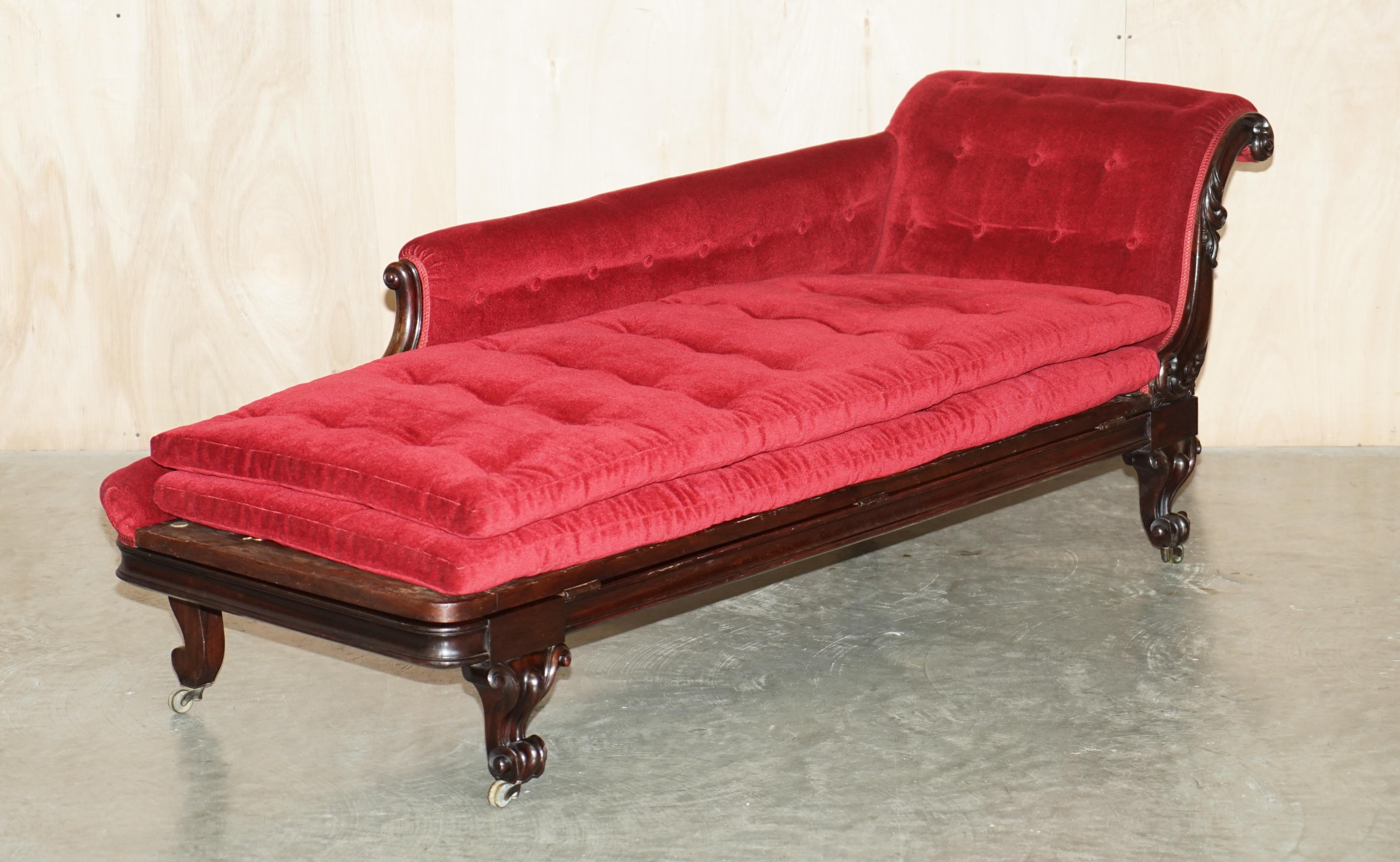 We are delighted to offer for sale this exquisite antique circa 1830 English hand carved Mahogany William IV extending Chaise Lounge with Chesterfield tufting.

This Chaise Lounge is an absolute ten, I have never seen another of its type