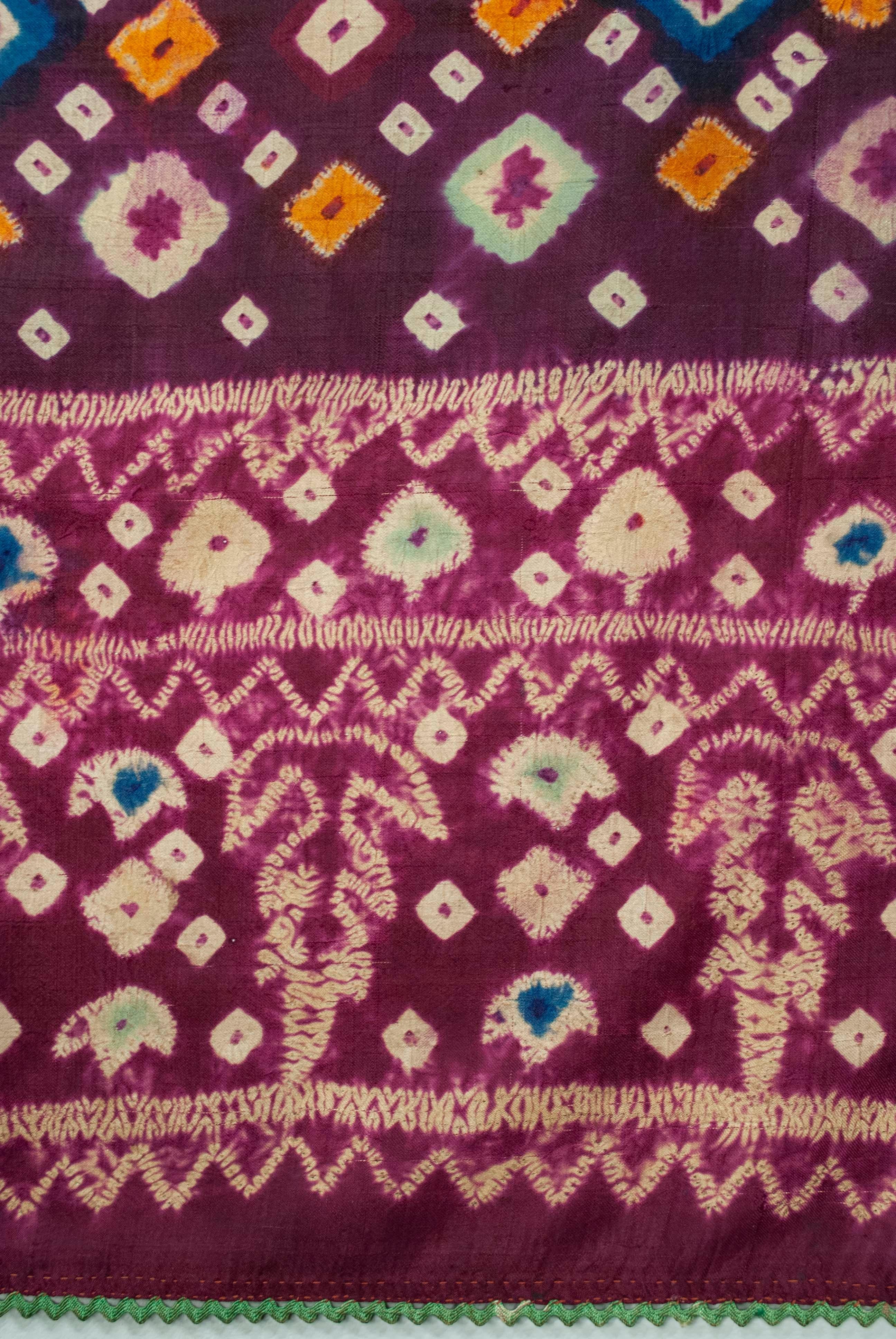 Fatto a mano Raro foulard cerimoniale di seta da donna antico (Kiet), Cambogia in vendita