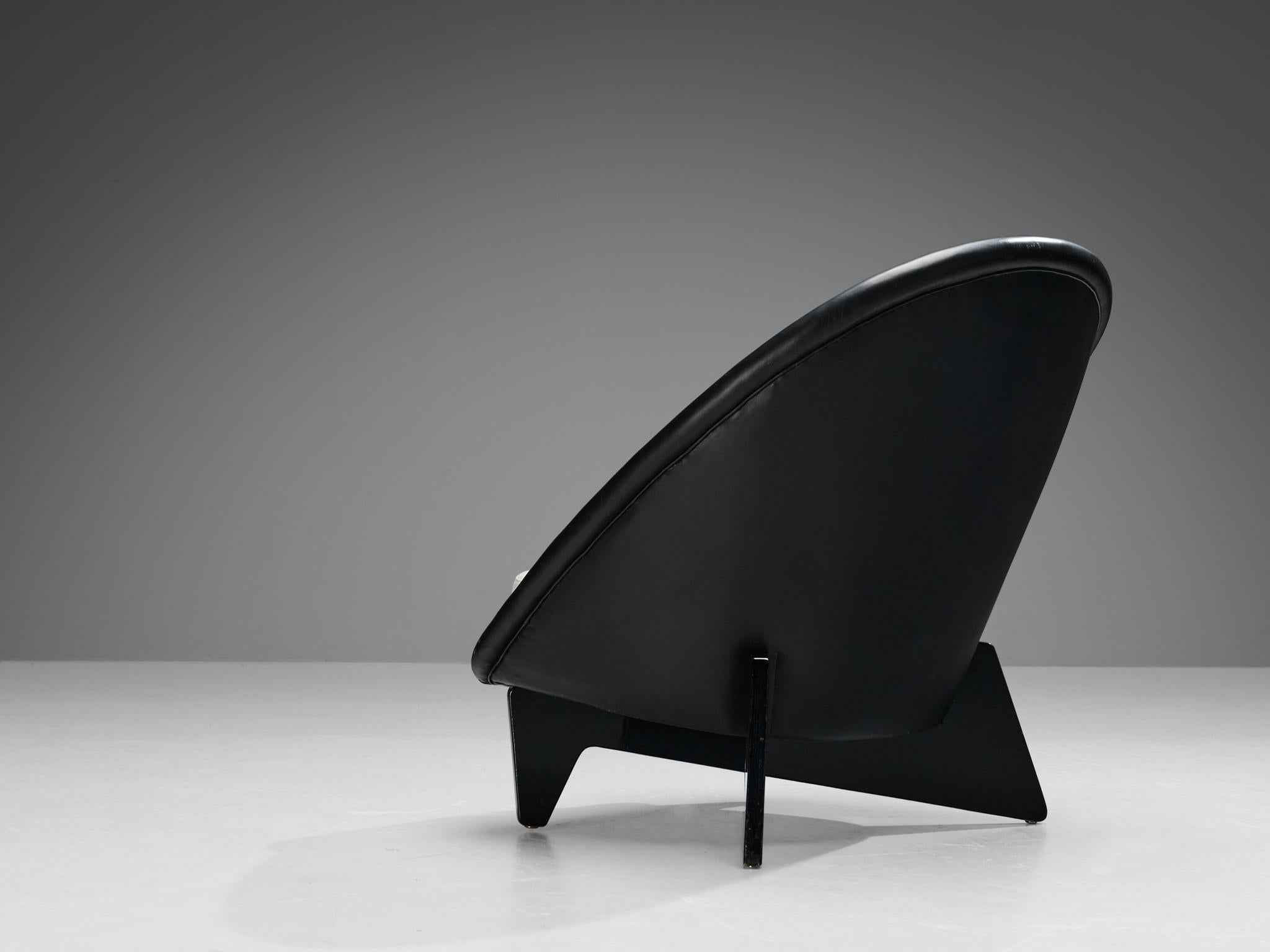 Milieu du XXe siècle Rare fauteuil de salon Antti Nurmesniemi pour Palace Hotel en tissu noir en vente