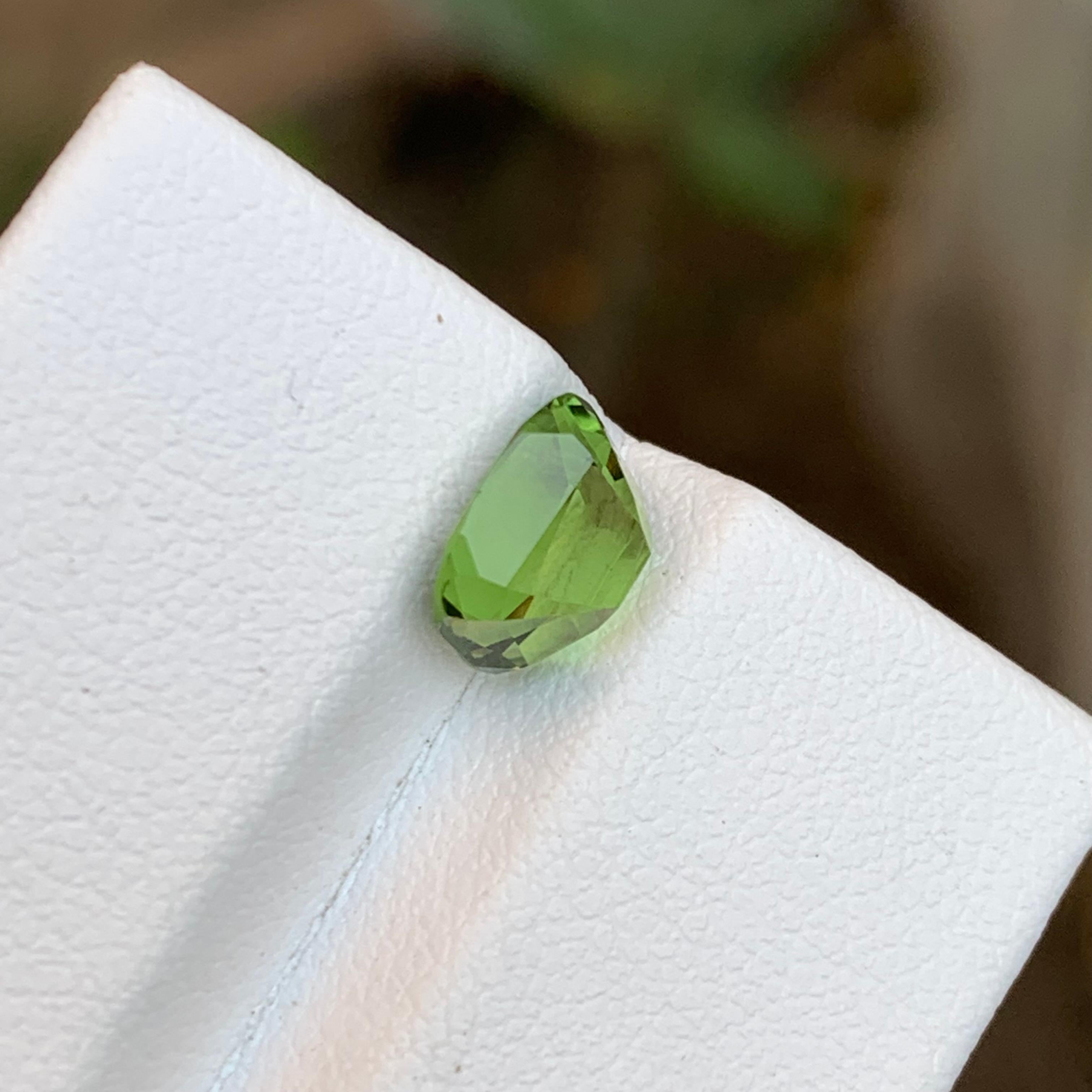 Rare Apple Green Natural Tourmaline Gemstone 1.90 Ct Square Cushion Cut for Ring For Sale 1