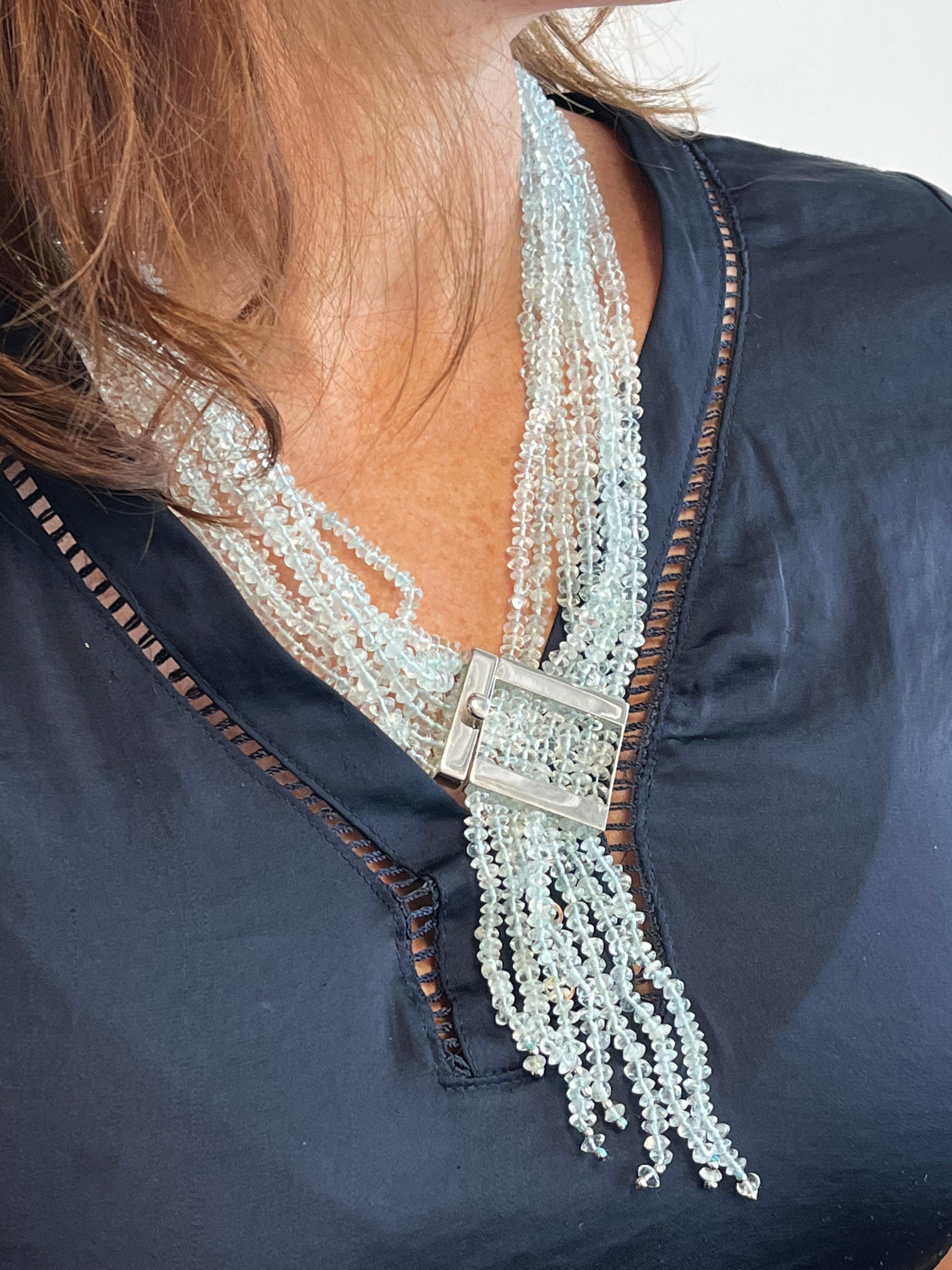 Seltene Aquamarin-Halskette mit Verschluss aus 18 Karat Gold, Rajola Marke (Zeitgenössisch) im Angebot