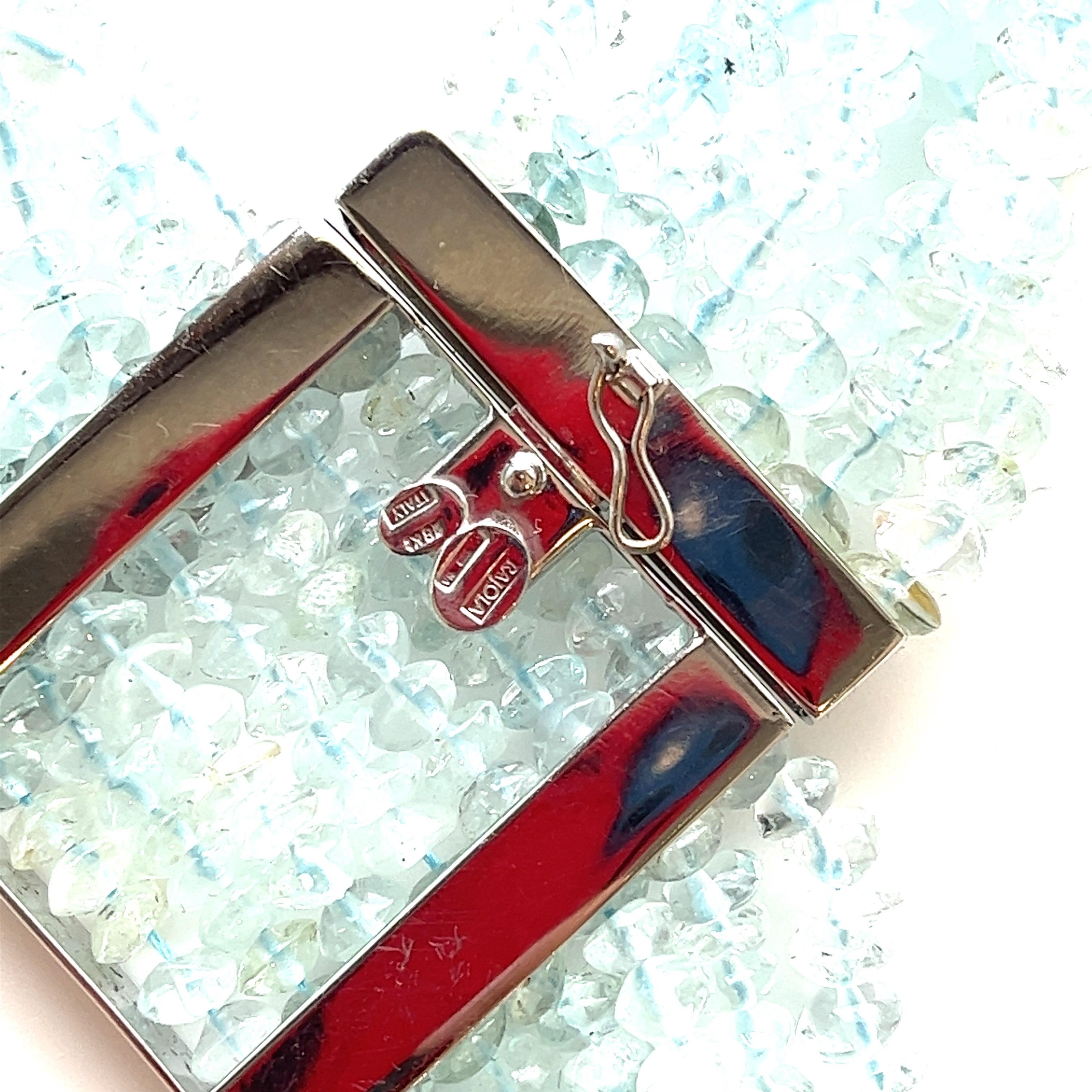 Contemporary Rare Aquamarine Necklace 18kt Gold Clasp, Rajola Brand For Sale