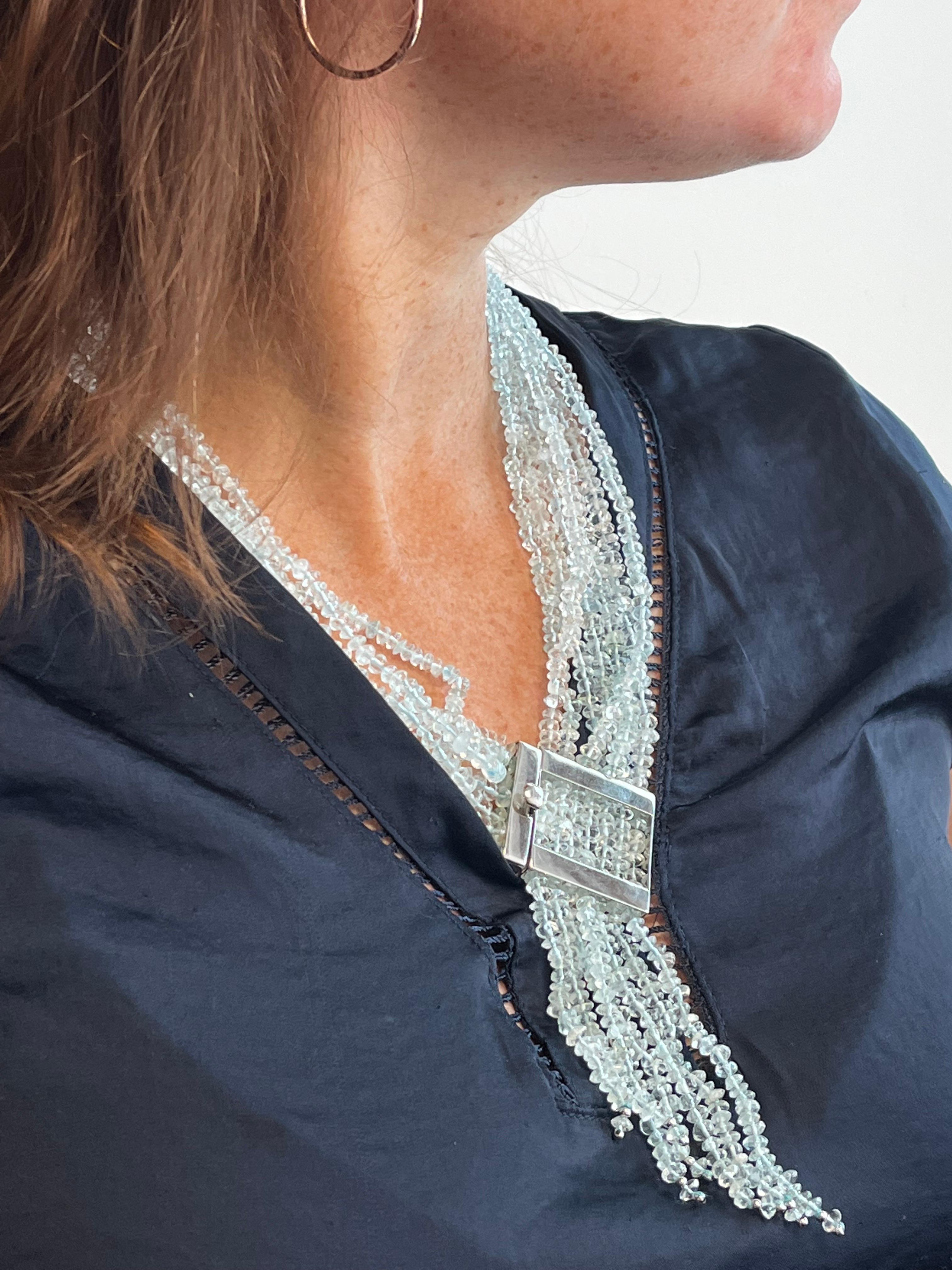 Seltene Aquamarin-Halskette mit Verschluss aus 18 Karat Gold, Rajola Marke (Perle) im Angebot