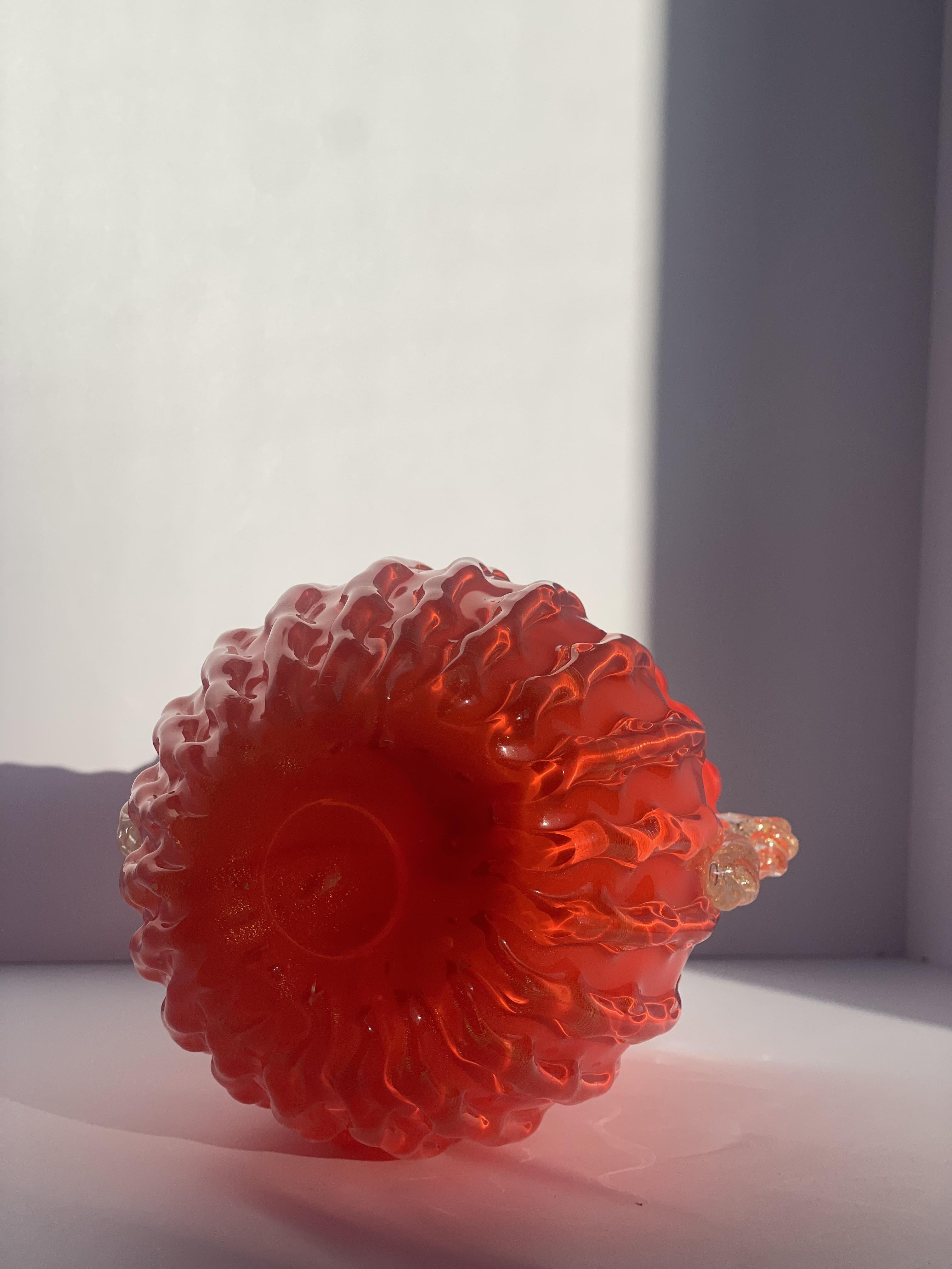Raro vaso a coste arancione di Archimede Seguso - avventurina oro, manici a voluta In condizioni buone in vendita a Palm Beach, FL