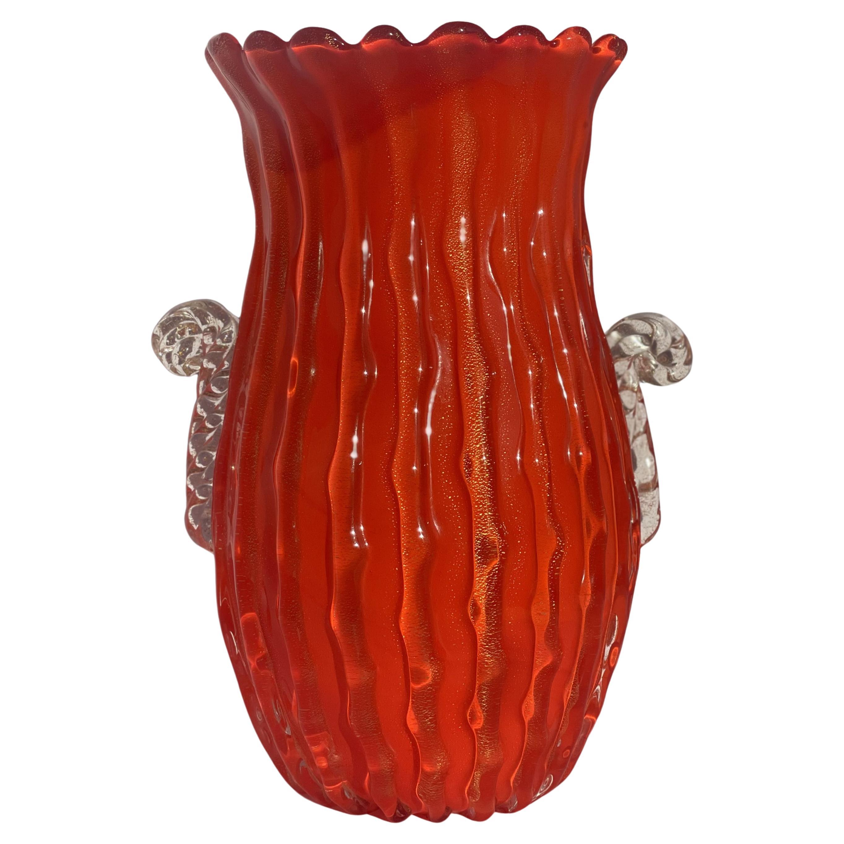 Raro vaso a coste arancione di Archimede Seguso - avventurina oro, manici a voluta