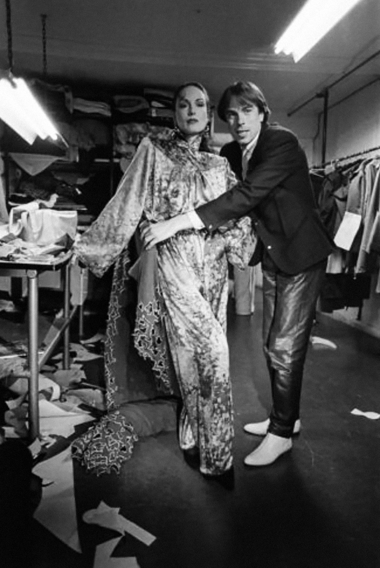 Rare Archival Thierry Mugler Goddess Gown 1979 Eveing Dress In Good Condition For Sale In Berlin, BE