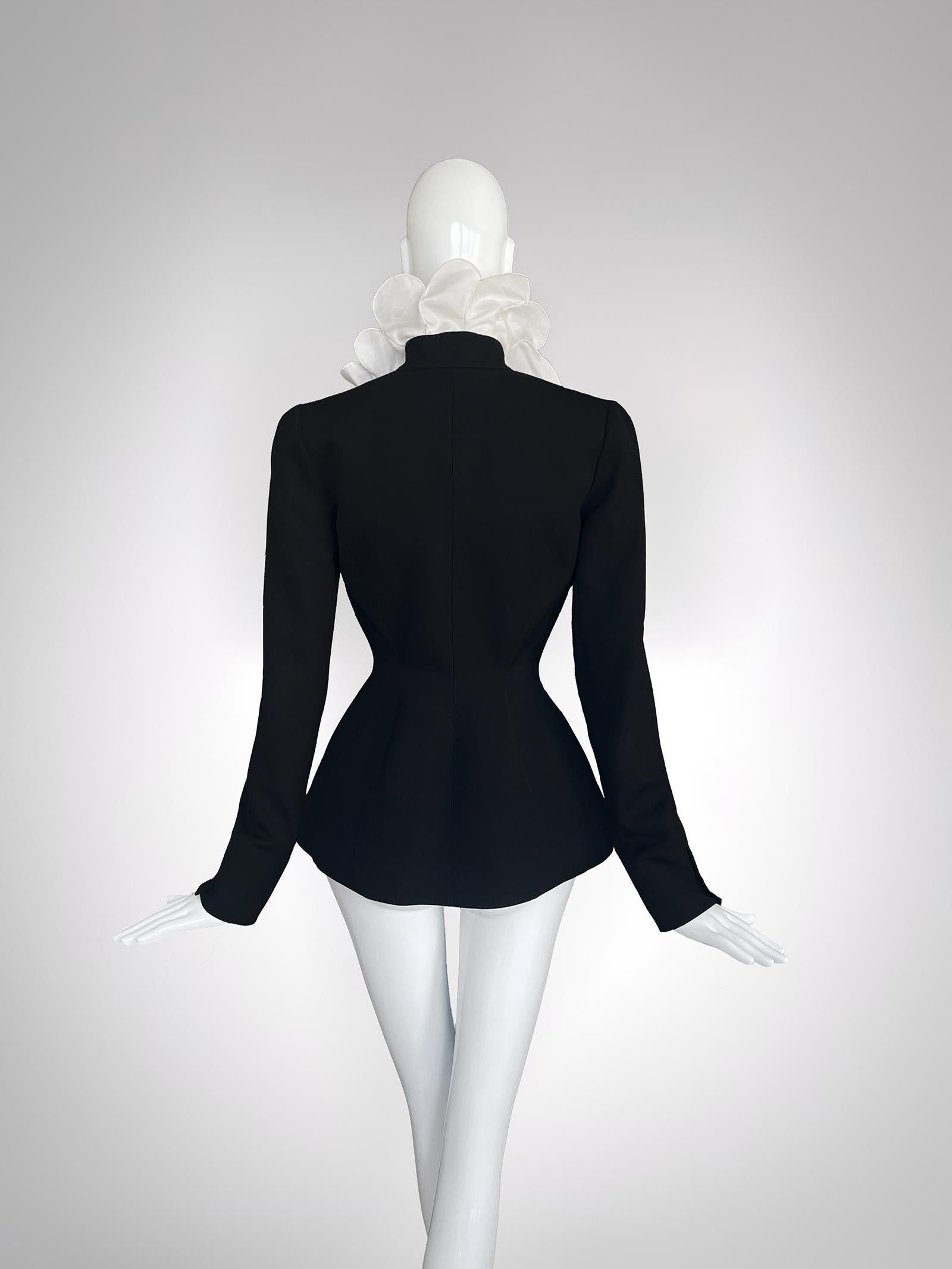 Rare Archival Thierry Mugler SS 1997 Jacket Dramatic Collar In Excellent Condition For Sale In Berlin, BE