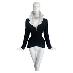 Thierry Mugler collection d'archives rare avec col dramatique, printemps-été 1997
