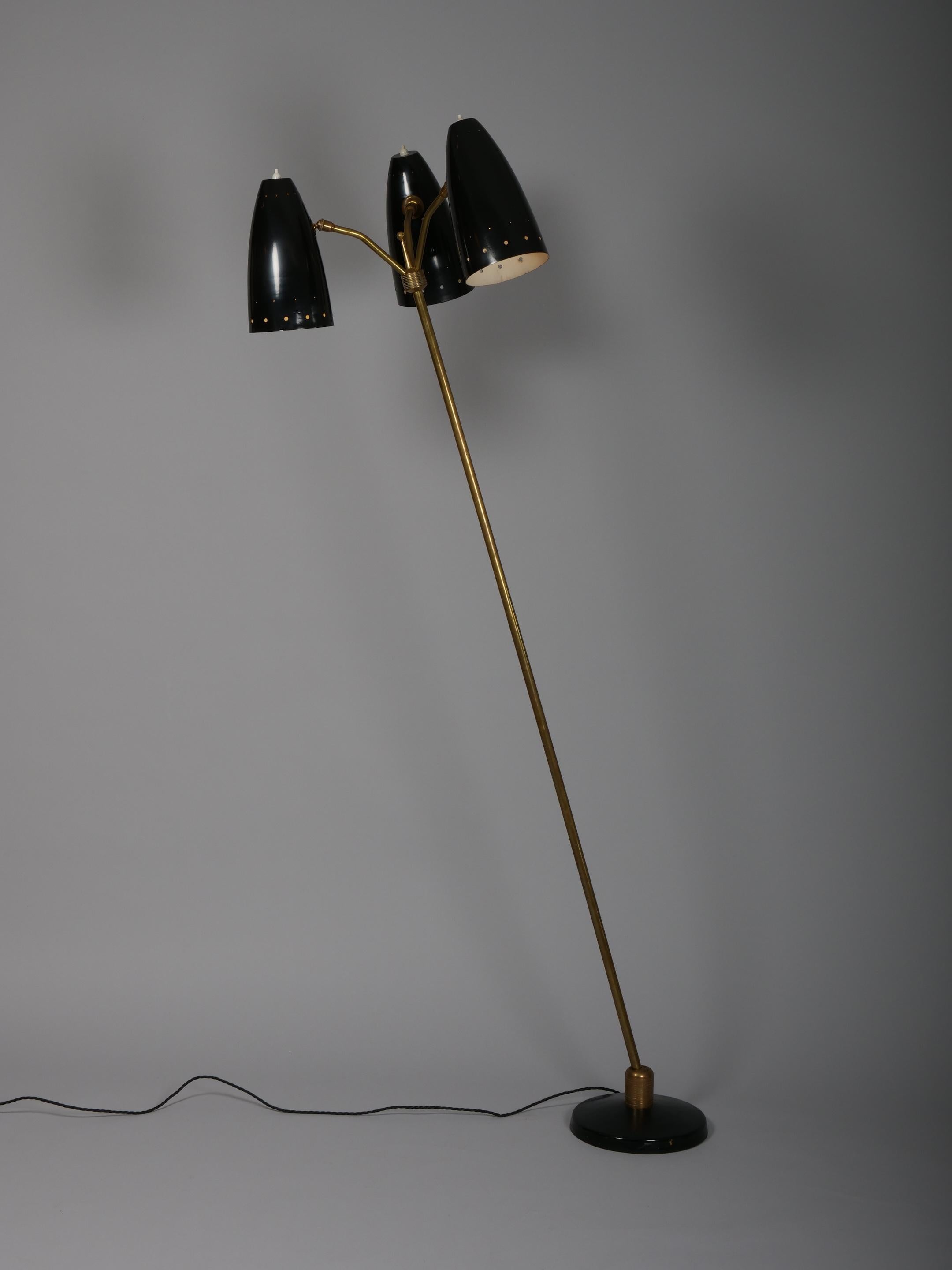Rare Arlus Three shade Articulated Floor lamp. France c1950 In Good Condition For Sale In London, GB