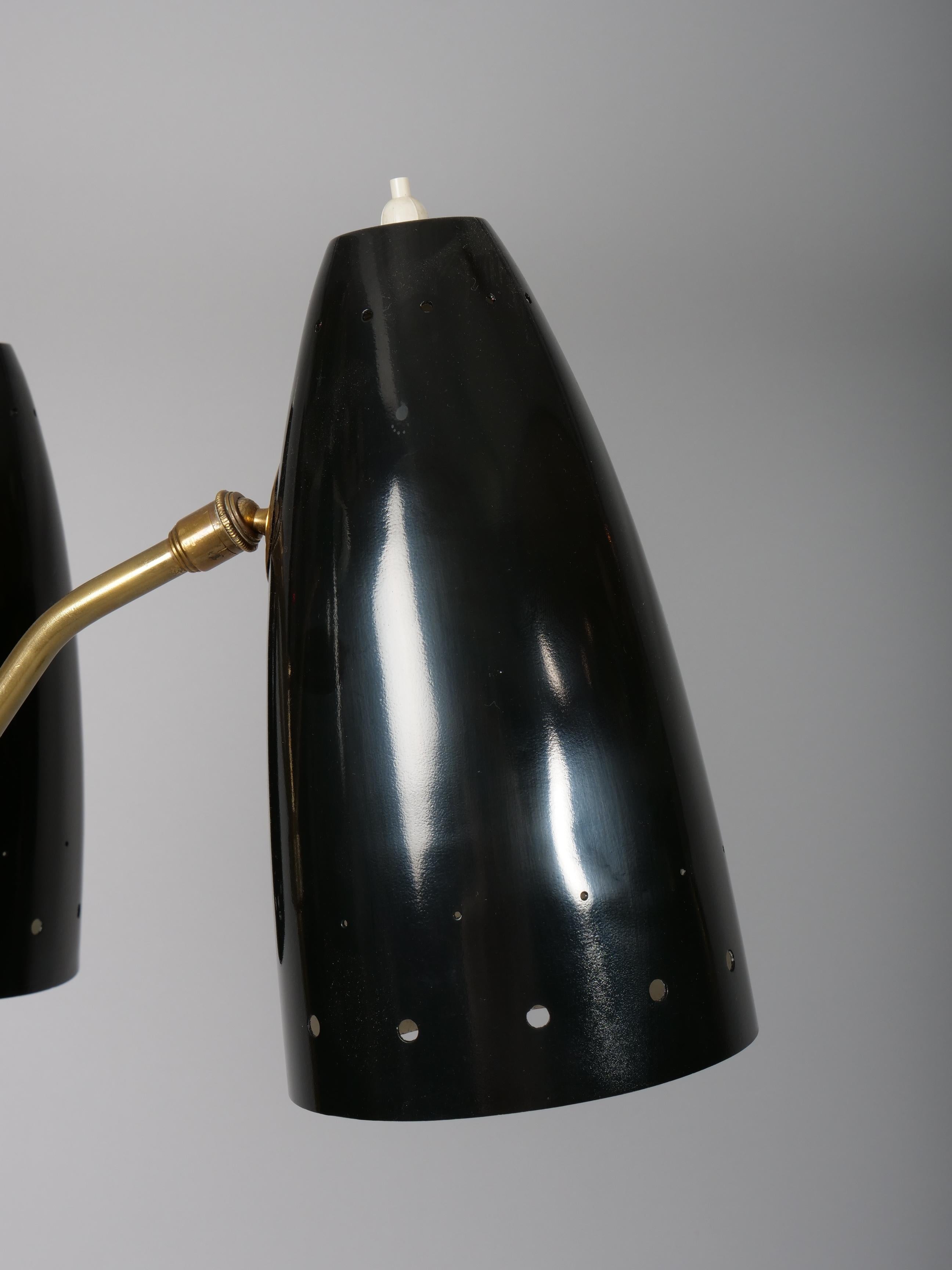 Rare lampadaire articulé Arlus à trois abat-jour. France c1950 en vente 2
