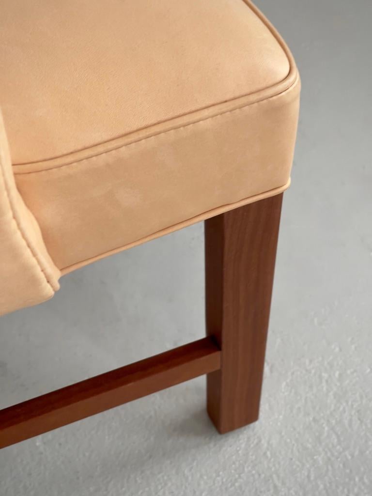 Raro sillón del maestro ebanista Jacob Kjaer Møbelhaandværk Dinamarca 1960 mediados del siglo XX en venta