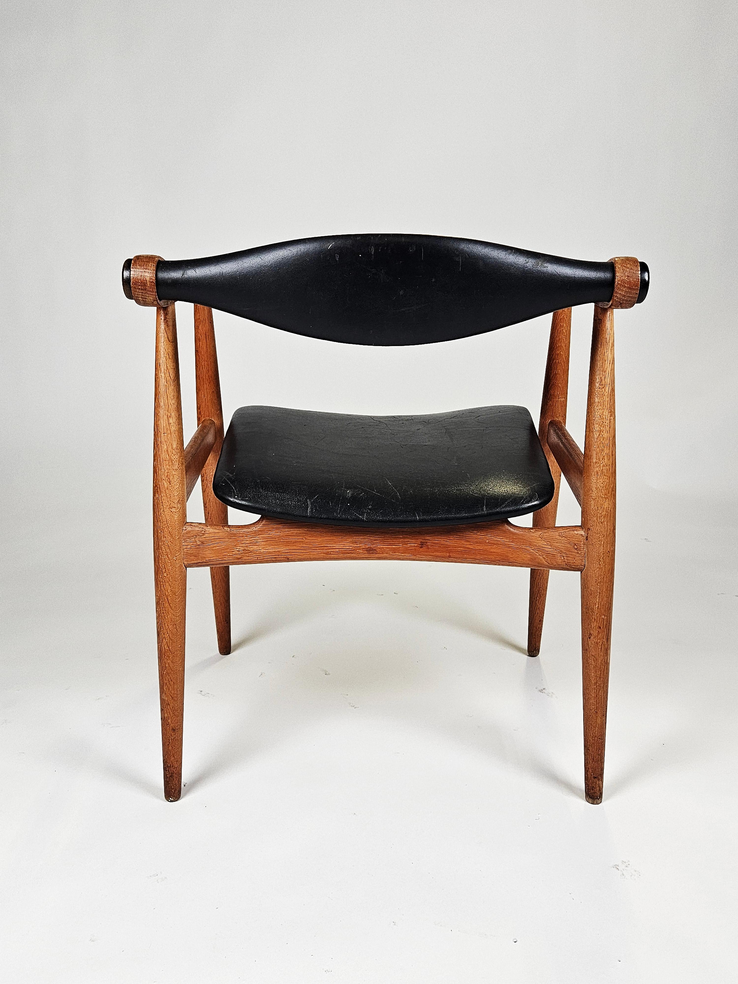 Rare armchair 'CH-34' by Hans J. Wegner, Carl Hansen & Son, Denmark, 1960s In Good Condition For Sale In Eskilstuna, SE