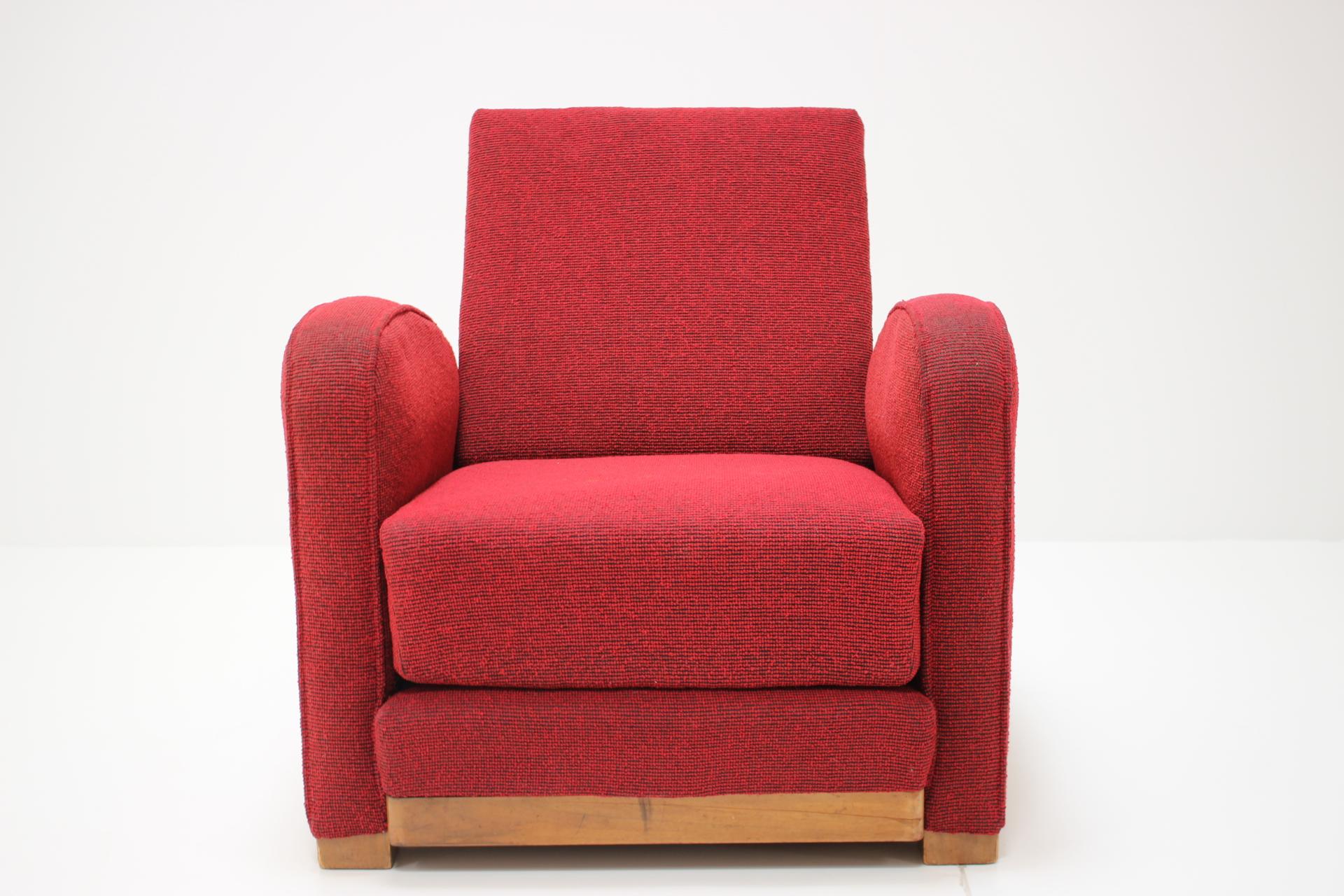 Rare Armchair Design by Jindřich Halabala Model H-282, Czechoslovakia In Good Condition For Sale In Praha, CZ