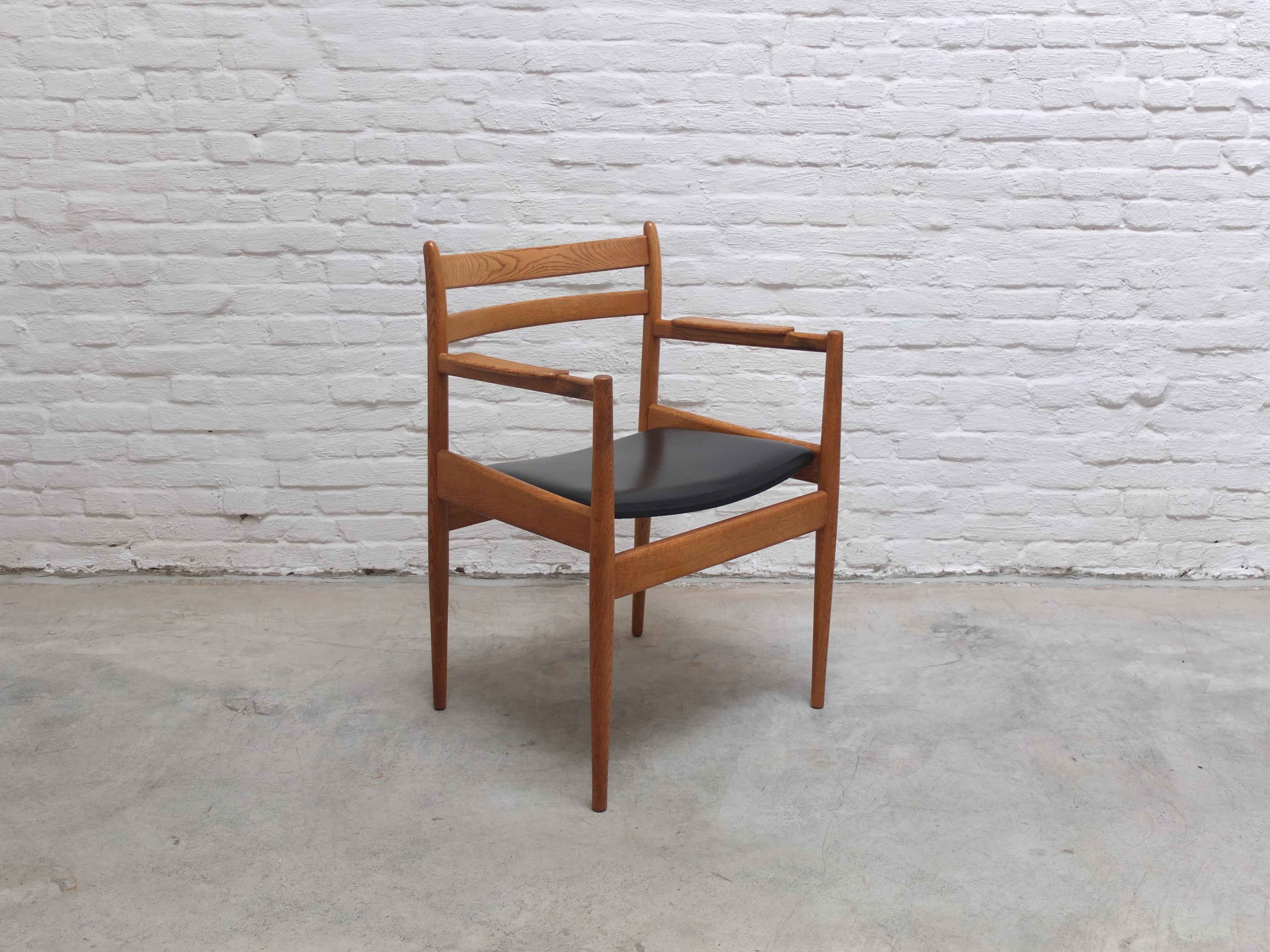Seltener Sessel aus Eiche von Jos De Mey für Van Den Berghe-Pauvers, 1960er Jahre (Belgisch) im Angebot