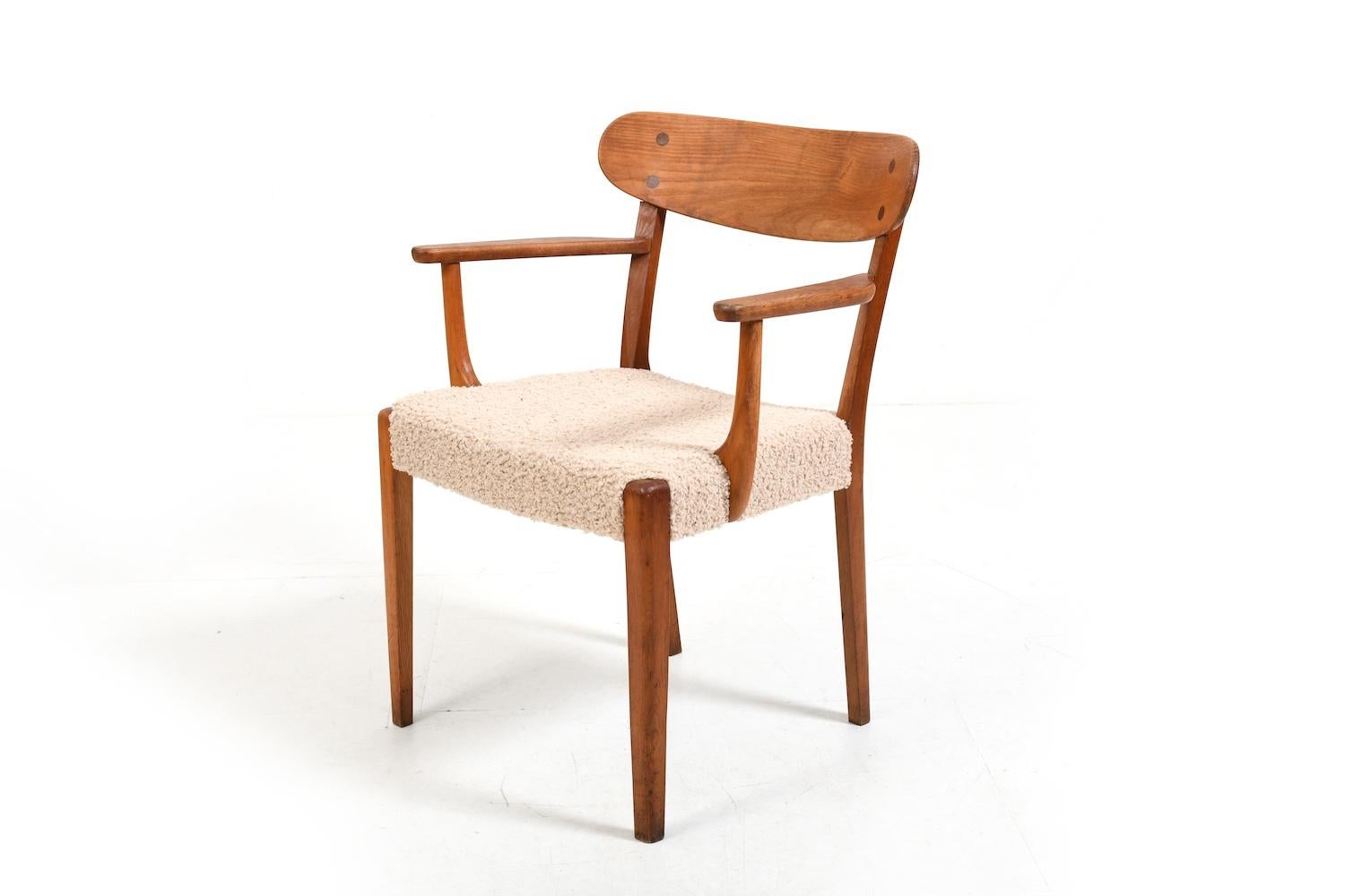 Sillón antiguo, modelo C.521 de Hans Wegner 1941 para Plan Møbler Dinamarca. Hecho en roble macizo. Asiento de lana de oveja. Años 40. Producción.