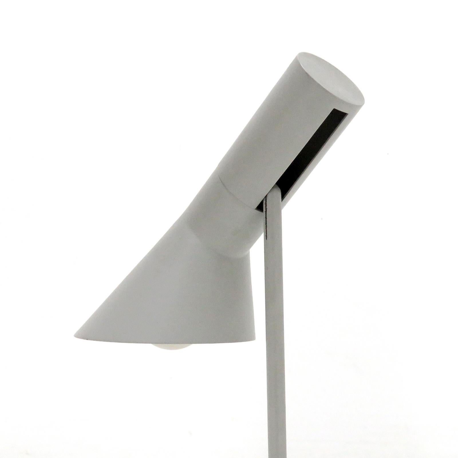 Rare lampe de bureau AJ d'Arne Jacobsen, 1957 Bon état - En vente à Los Angeles, CA