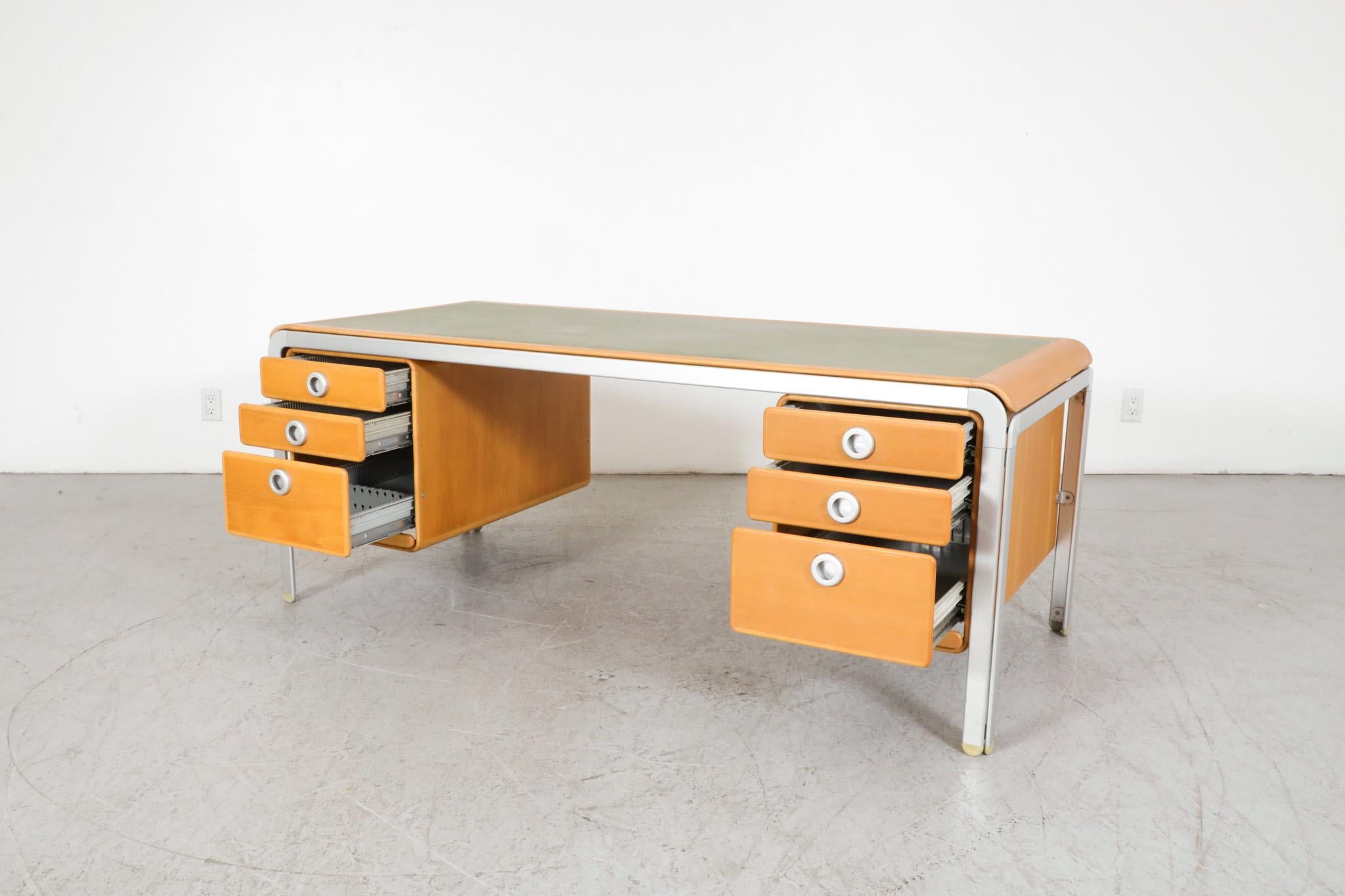 Rare Arne Jacobsen 'Djob' Writing Desk, 1971 In Good Condition For Sale In Los Angeles, CA