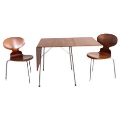 Rare Arne Jacobsen Drop-Leaf Dining Table with Two ‘Ant’ Chairs in Te