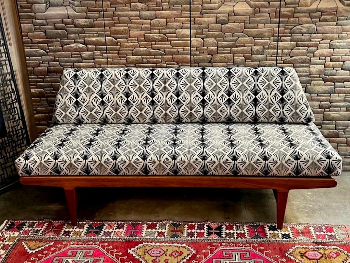 Rare danish modern daybed by Arne Vodder for Vamo Møbelfabrik,(stamped George Tanier - Distributor). This mid-century modern daybed has been professionally reupholstered and is in great vintage condition. 
Dimensions: 72