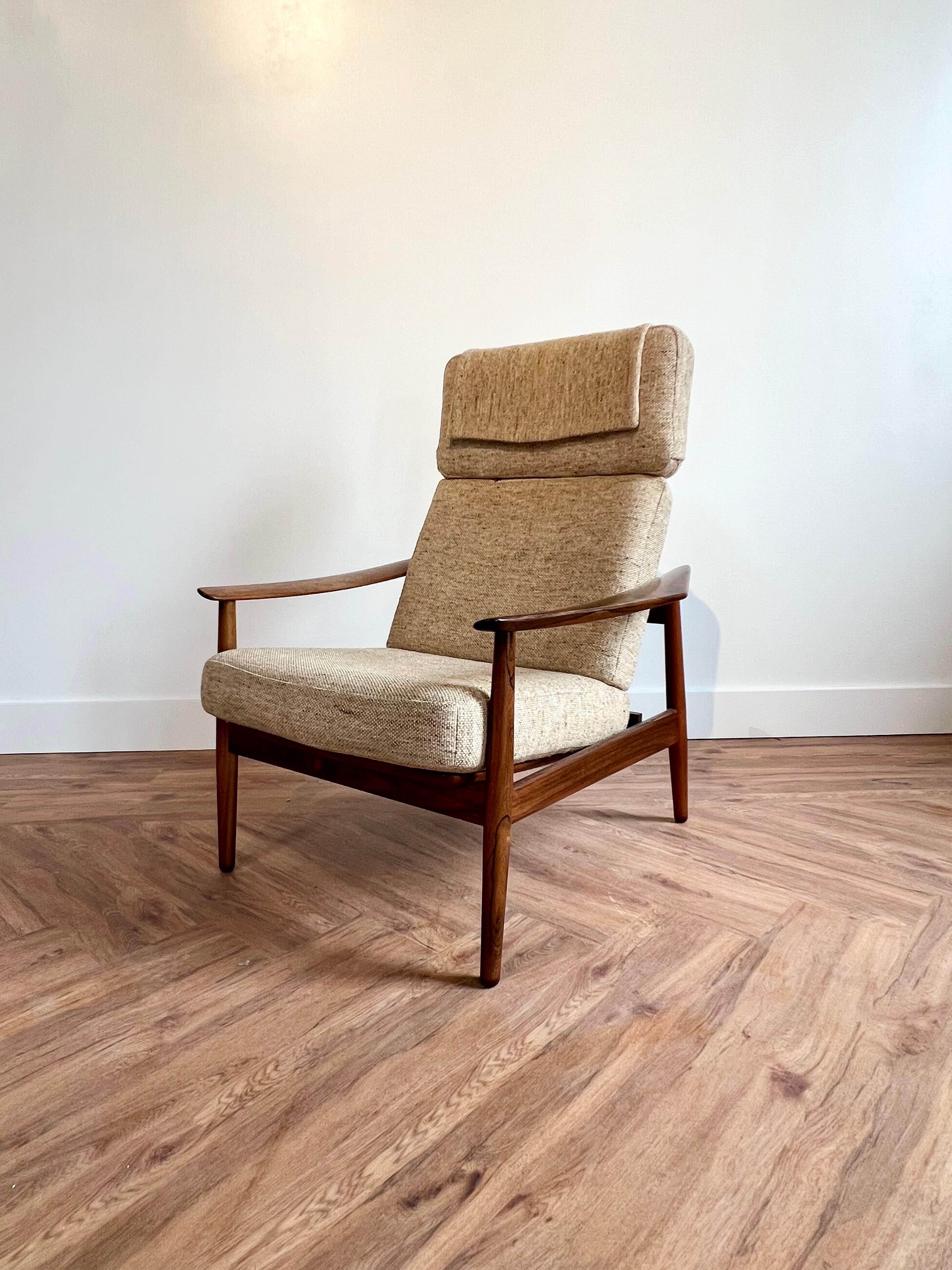 Arne Vodder's iconic FD164 Reclining Lounge Chair in rare rosewood c1960s. This is a one-person-owner who had no kids, no pets, and was a non-smoker. This is a wonderful example with all original patina and the incredibly built original soft wool