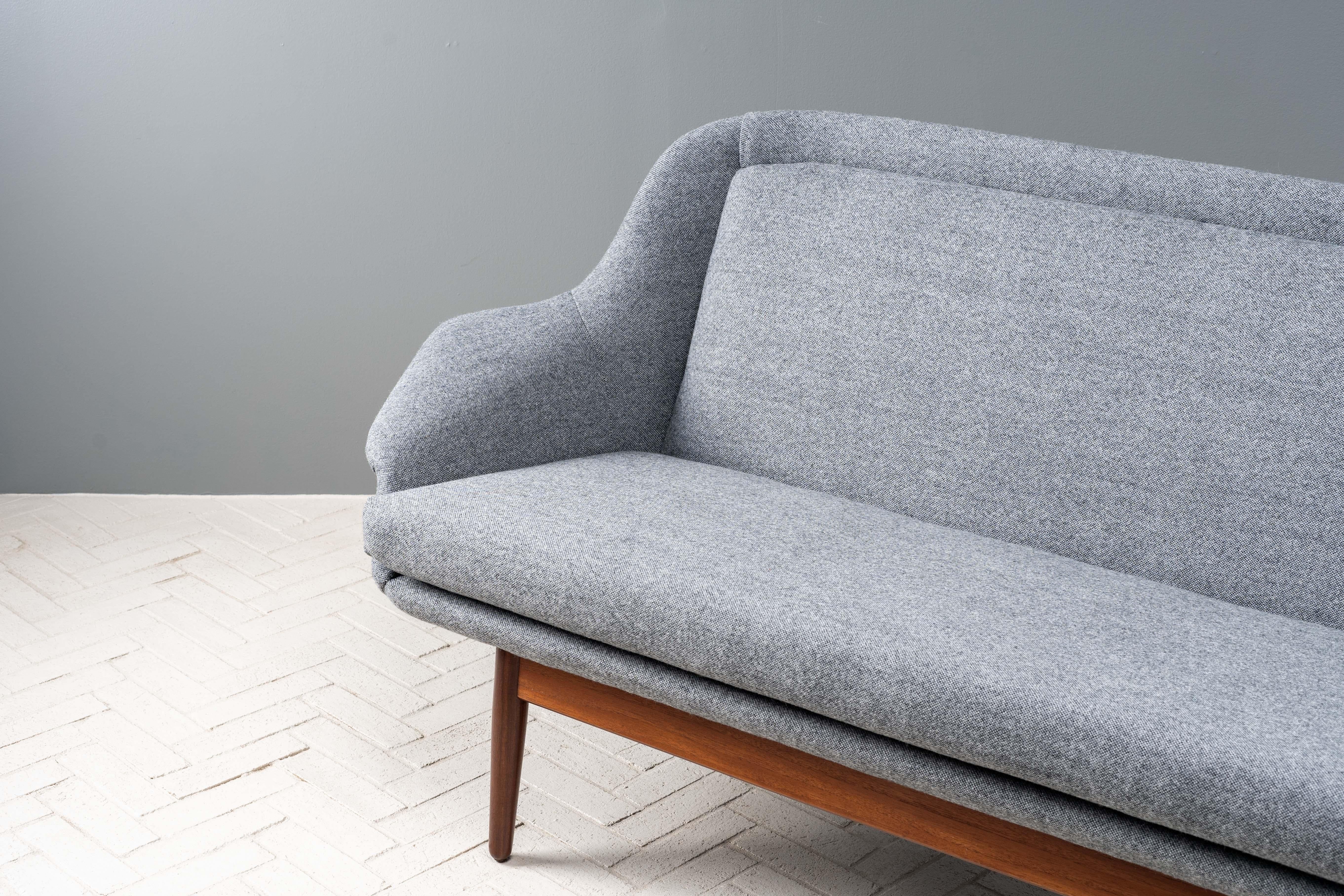 Rare Arne Vodder Teak Sofa In Good Condition In Cambridge, US