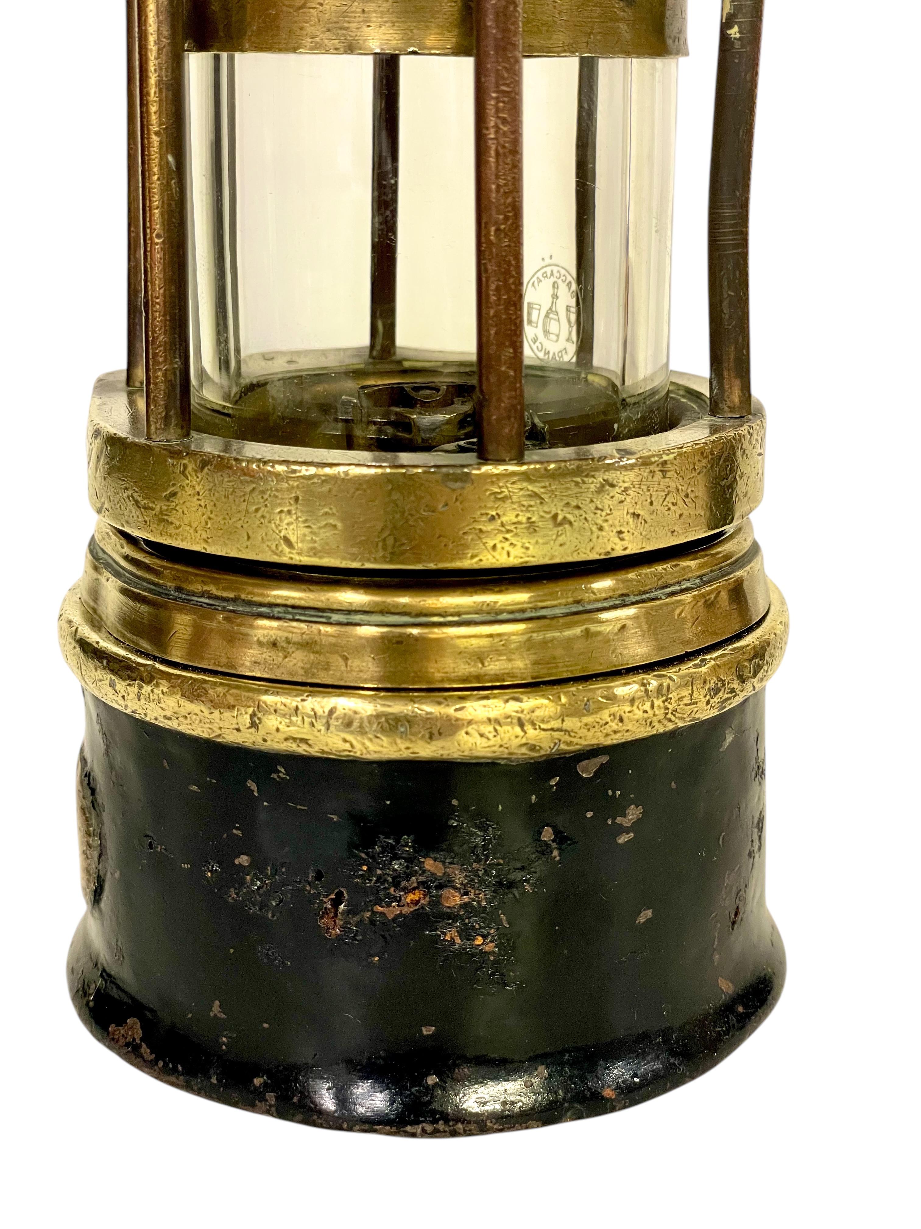 Seltene ARRAS Minerlampen mit Baccarat-Kristall, frühes 20. Jahrhundert (Metall) im Angebot