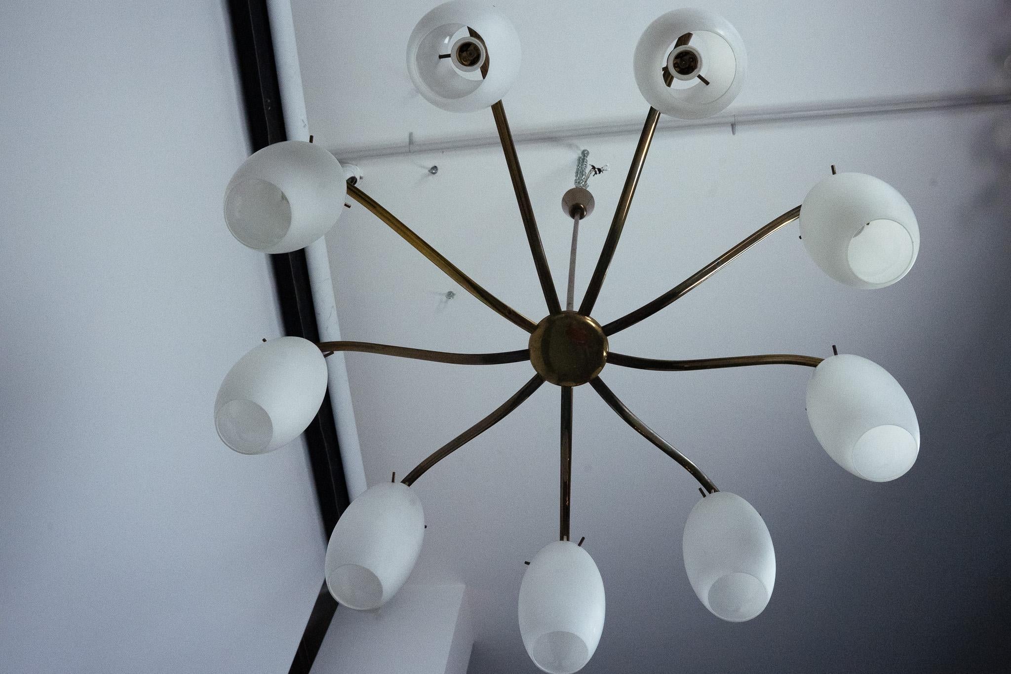 Rare Arredoluce Monza, 9-Light Brass and Opaline Glass Chandelier, Italy 1950s For Sale 4