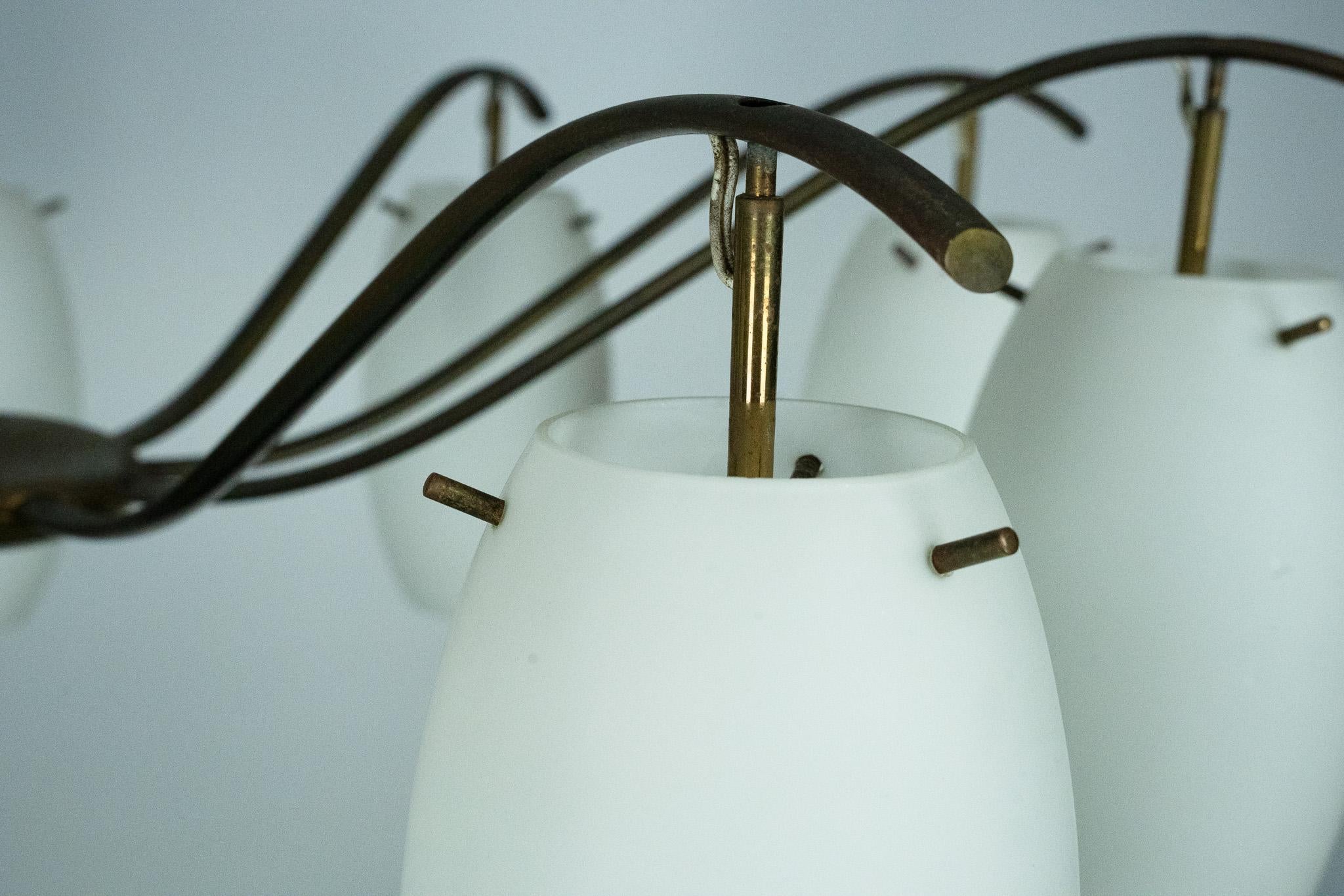 Rare Arredoluce Monza, 9-Light Brass and Opaline Glass Chandelier, Italy 1950s In Good Condition For Sale In Catania, CT