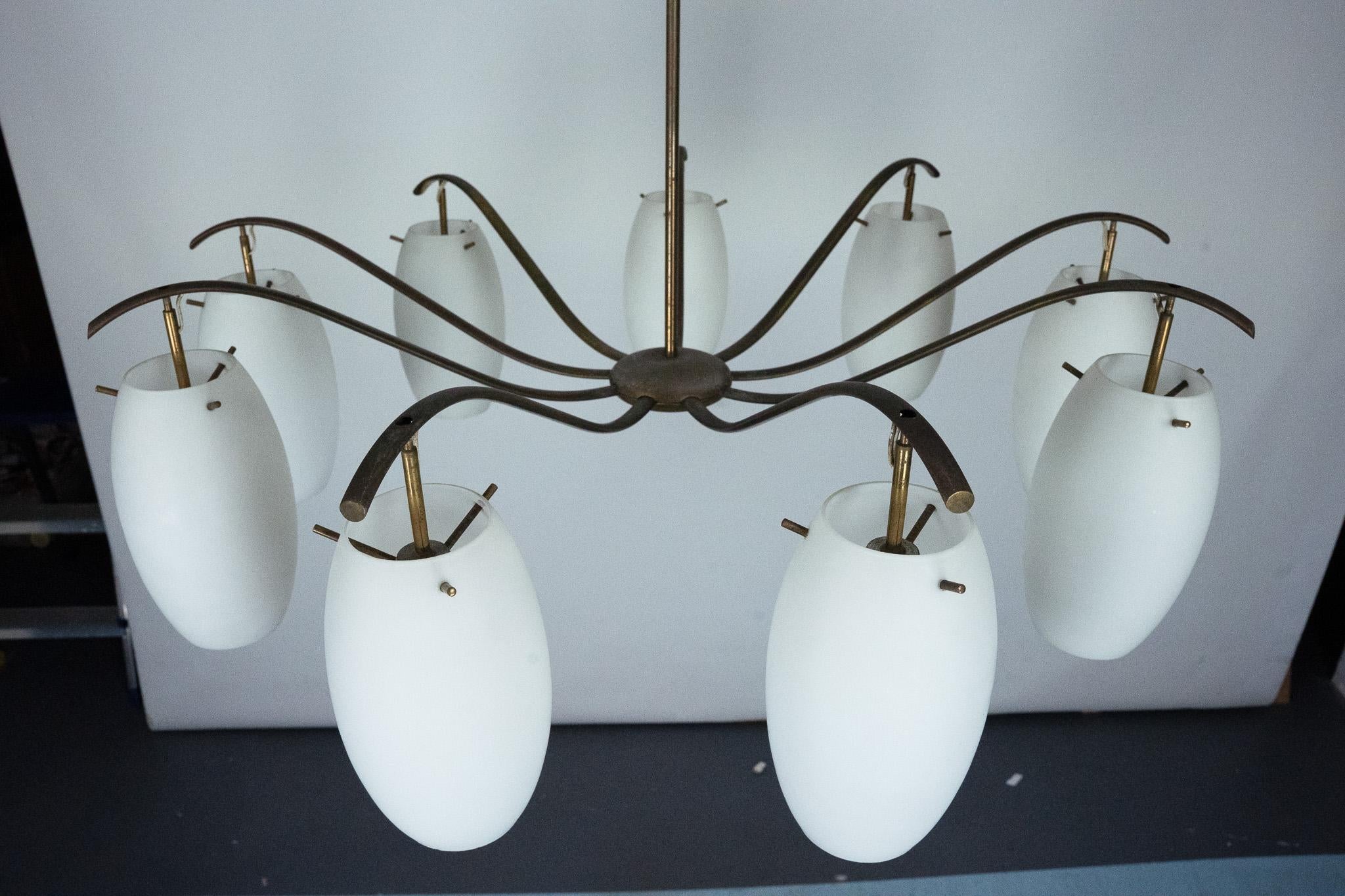 Rare Arredoluce Monza, 9-Light Brass and Opaline Glass Chandelier, Italy 1950s For Sale 3