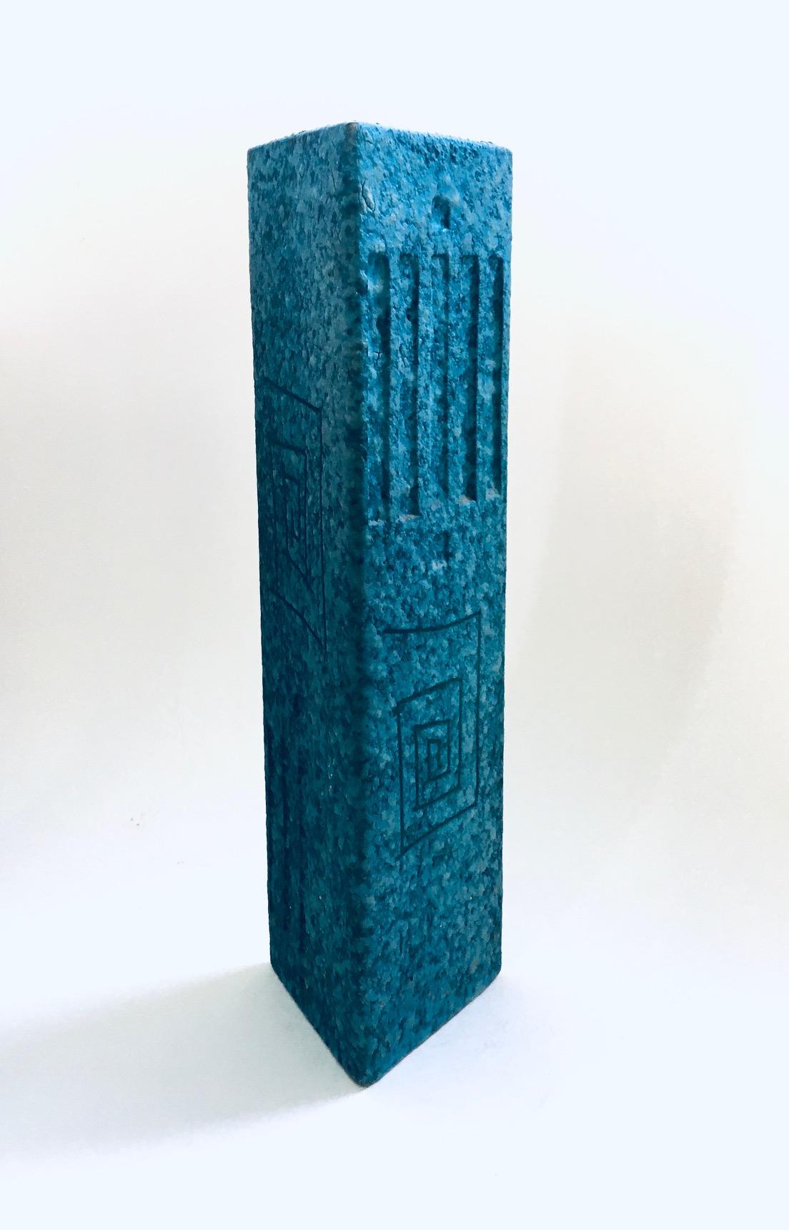 VERY RARE Vintage Midcentury Art Ceramics Sgraffito Triangular Vase by Alvino Bagni for Raymor. Made in Italy, 1960's period. Large and impressive triangular shape vase with lava structure glaze in turquoise green. Has stripes impressed and abstract