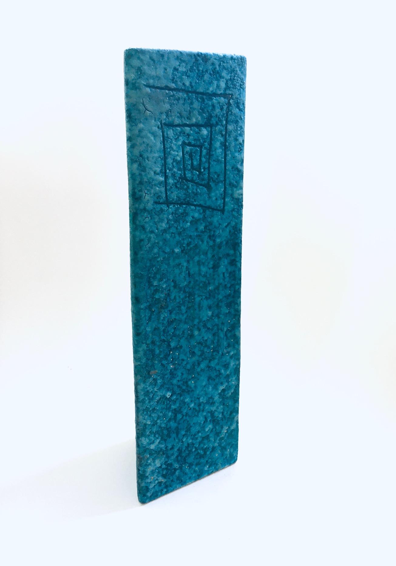 RARE Art Ceramics Sgraffito Triangular Vase by Alvino Bagni for Raymor In Good Condition For Sale In Oud-Turnhout, VAN