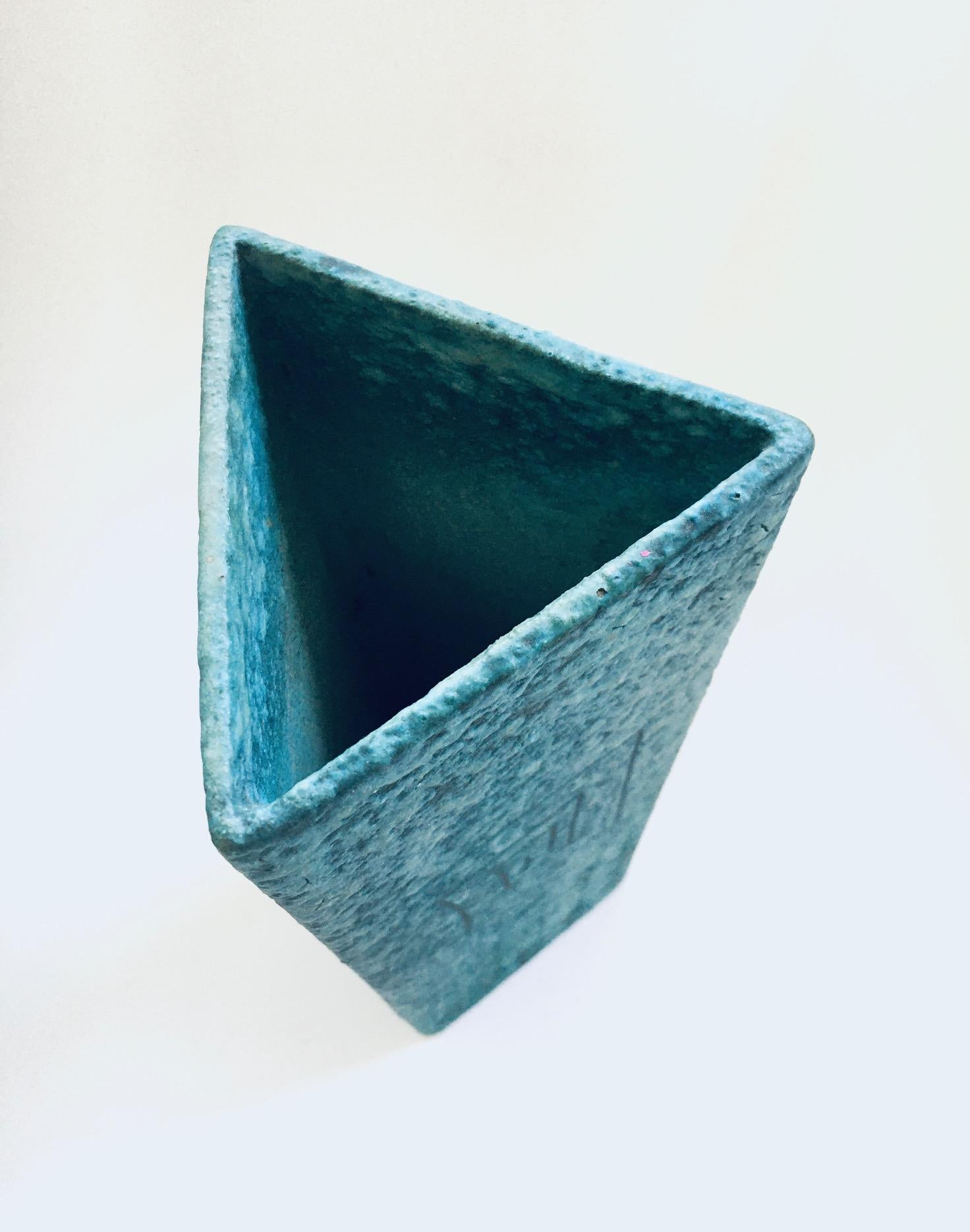 RARE Art Ceramics Sgraffito Triangular Vase by Alvino Bagni for Raymor For Sale 2