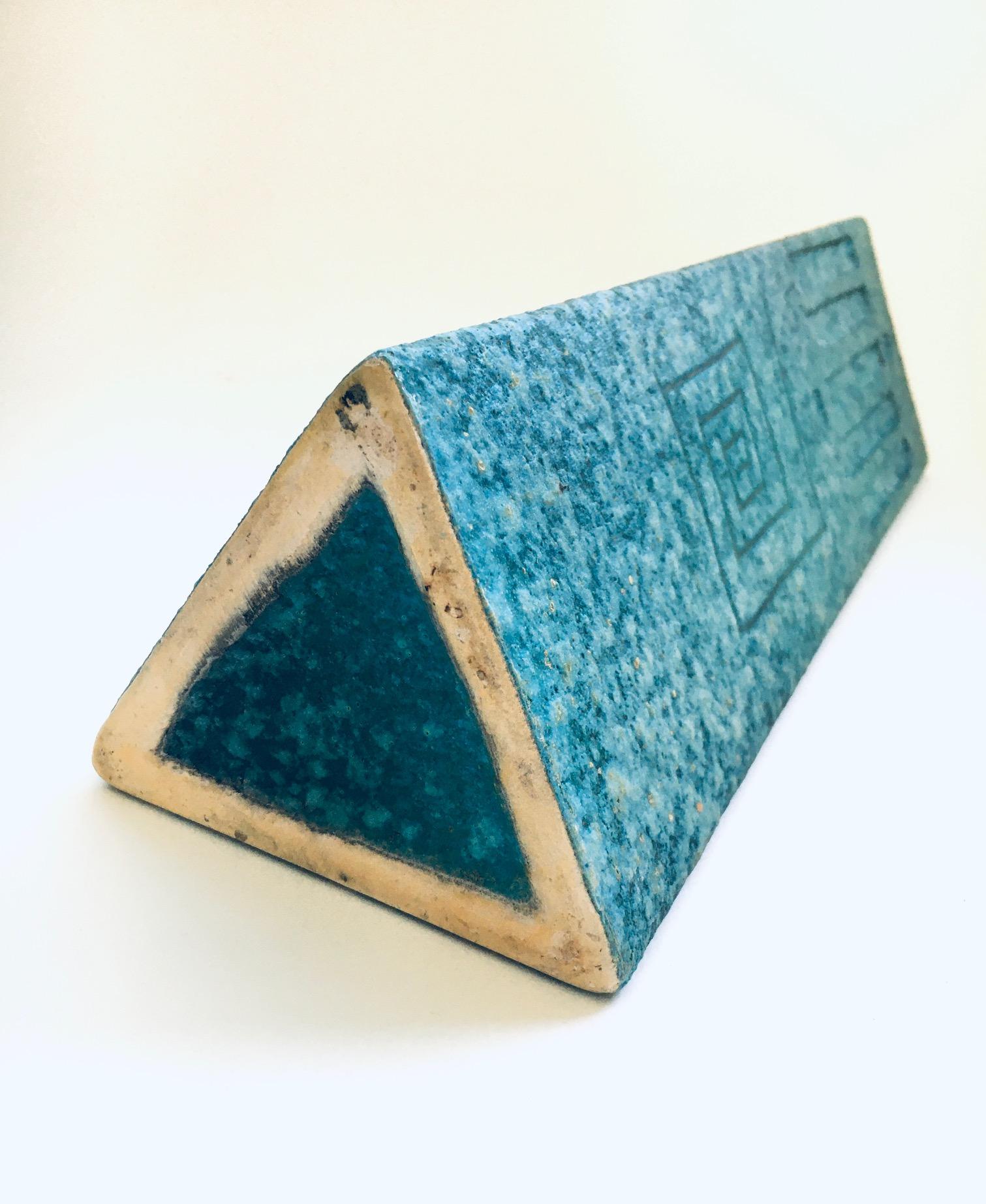 RARE Art Ceramics Sgraffito Triangular Vase by Alvino Bagni for Raymor For Sale 3