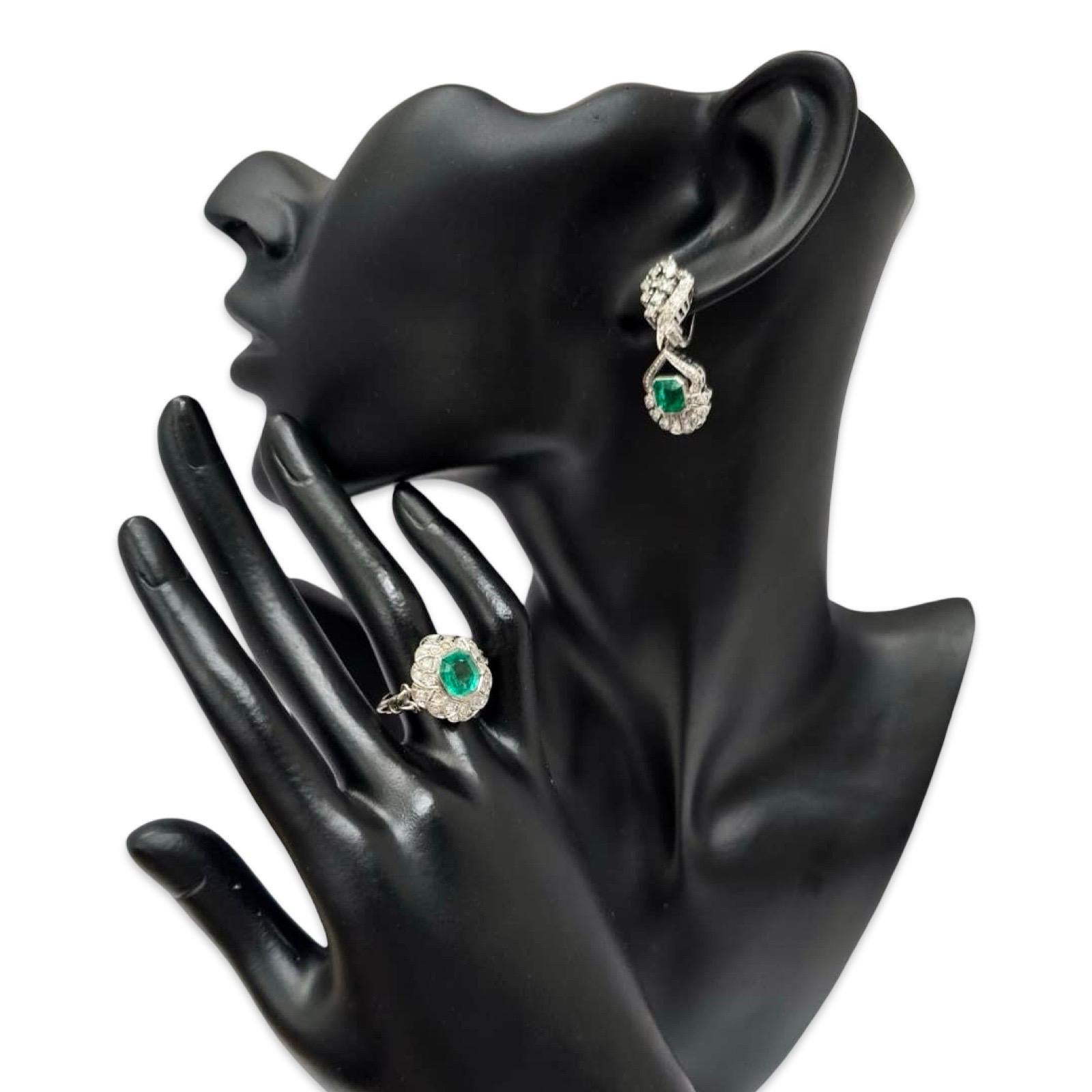 Donna Rara suite in oro bianco Art Deco 14K con smeraldi colombiani e diamanti antichi in vendita