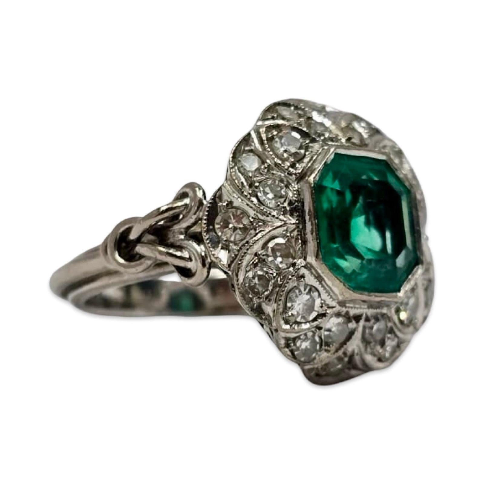 Rara suite in oro bianco Art Deco 14K con smeraldi colombiani e diamanti antichi in vendita 2