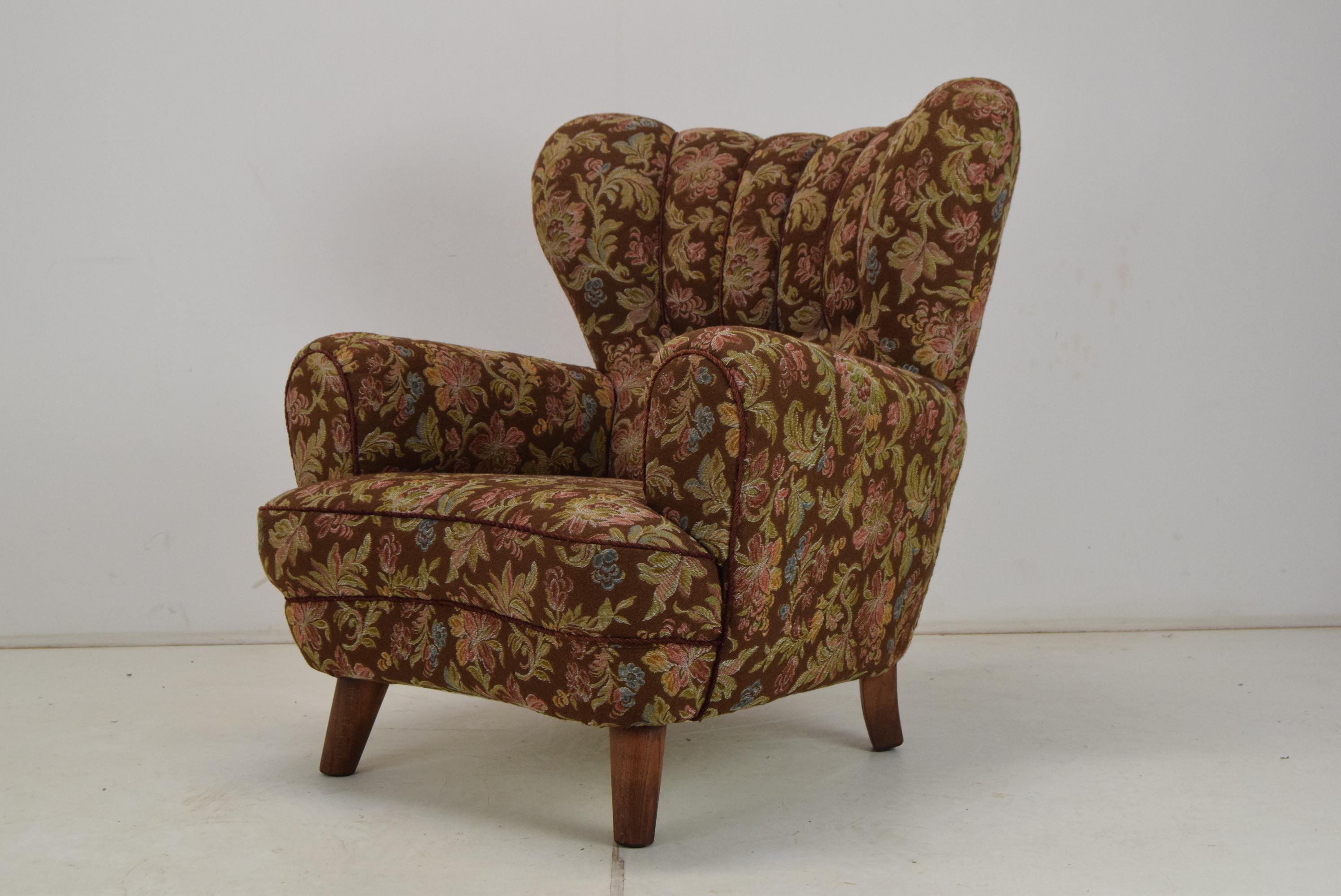 Rare Art Deco Armchair, 1940's. In Good Condition For Sale In Praha, CZ