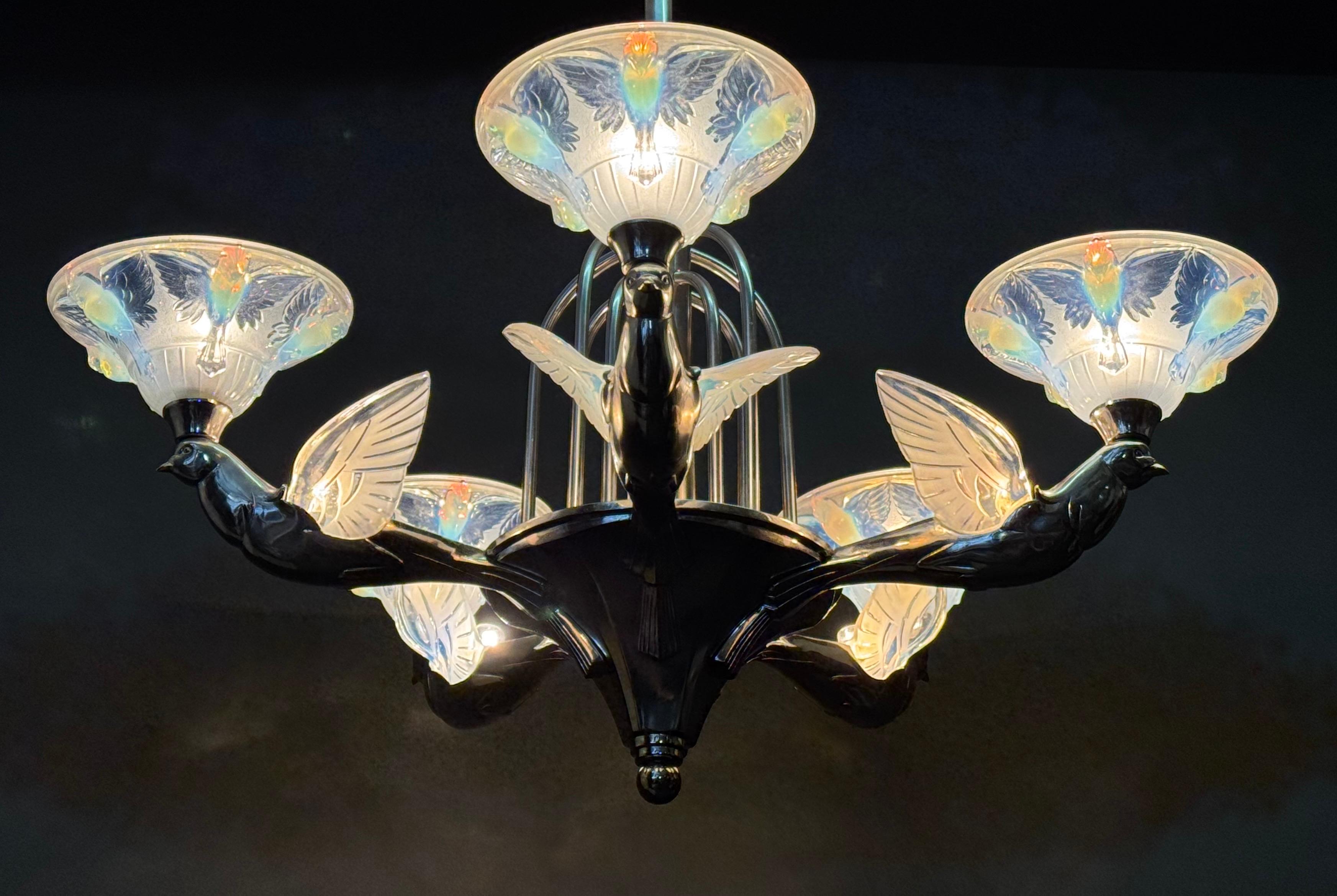 Rare Art Deco Birds Chandelier by Jean Boris Lacroix, France, circa 1930s In Good Condition For Sale In Wiesbaden, Hessen