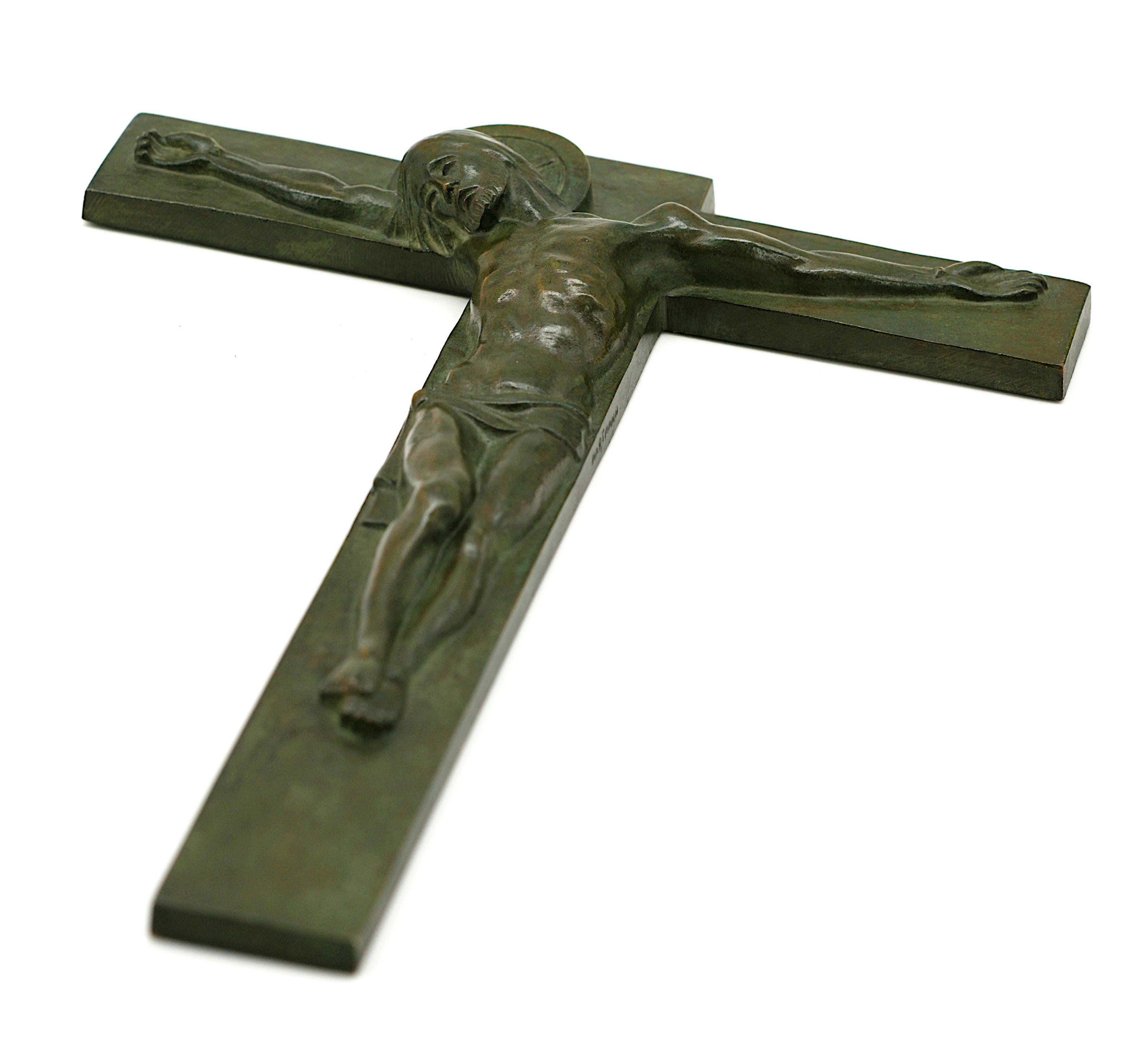 Rare Art Deco Bronze Crucifix, 1920 In Excellent Condition For Sale In Saint-Amans-des-Cots, FR