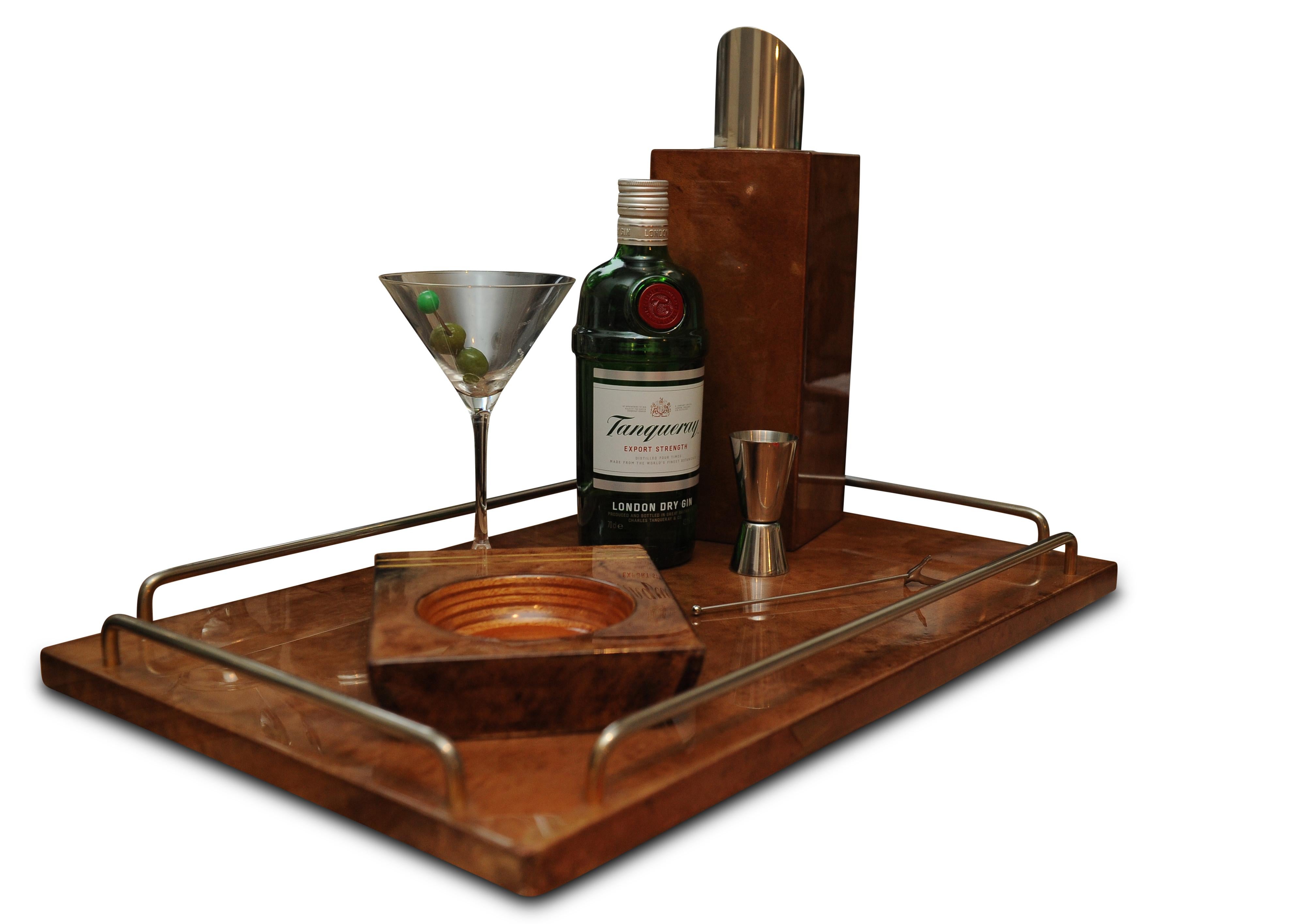 British Aldo Tura Art Deco Burr Walnut and Chrome Impressive Cocktail Drinks Barware Set For Sale