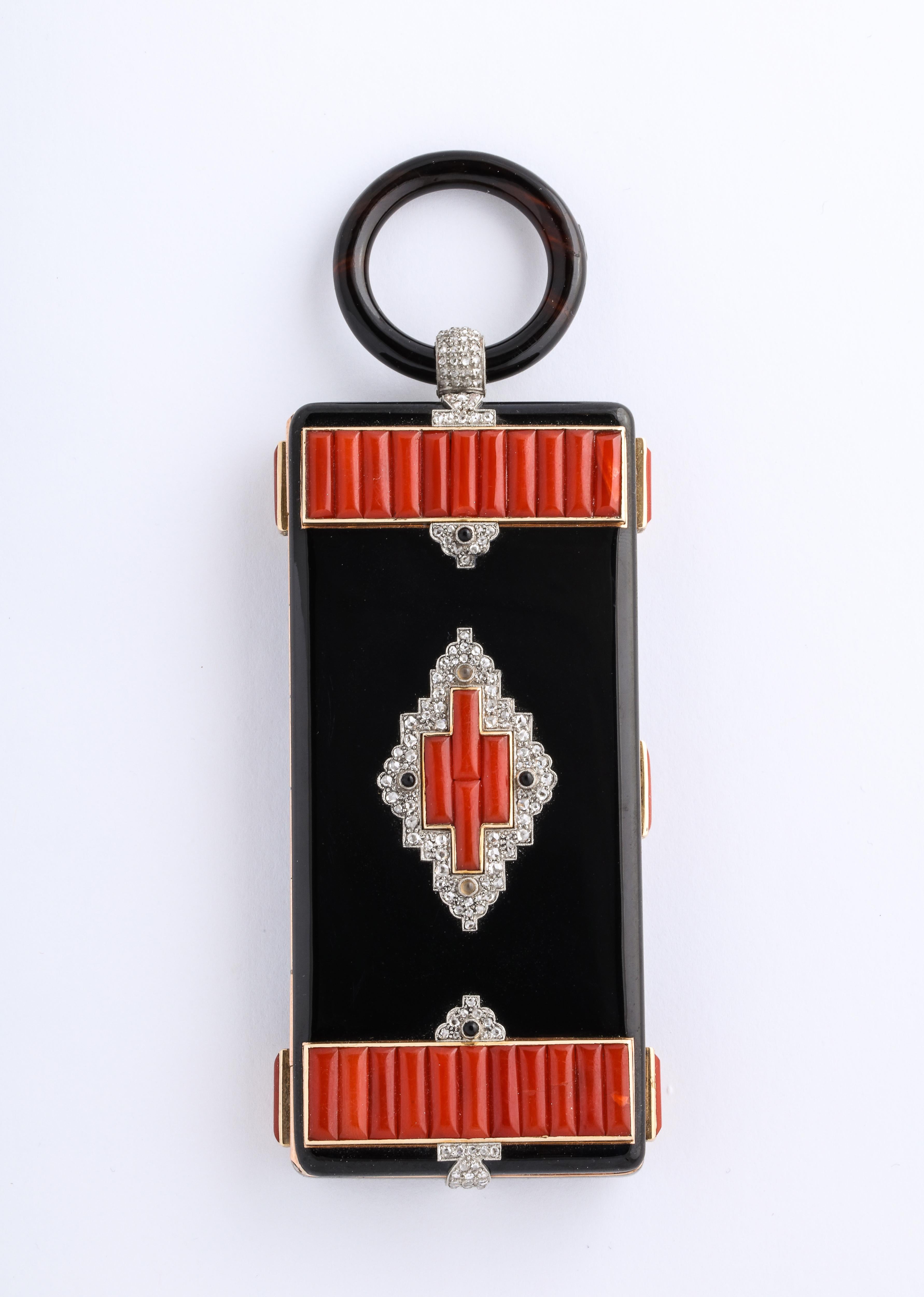 Rare Art Deco Cartier Vanity Case Compact Carved Coral Enamel Diamonds and Onyx In Good Condition In New York, NY