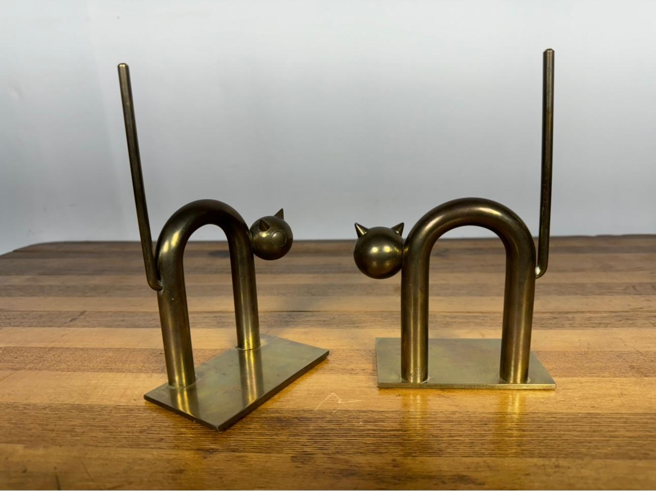 Rare Art Deco Cat Bookends by Walter Von Nessen for Chase Mfg. (amerikanisch) im Angebot